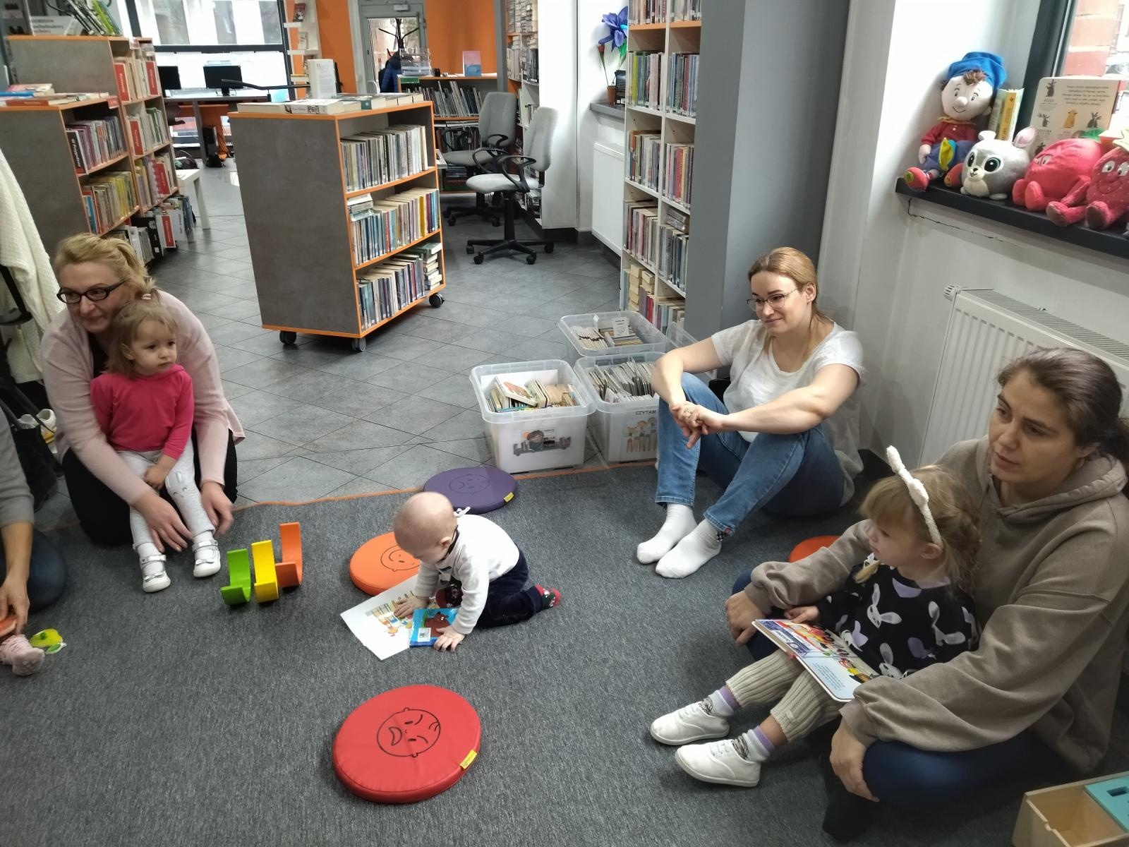 Zdjęcie w galerii na portalu naszraciborz.pl: Biblioteka na Ostróg - spotkania klubowe dla każdego! wiadomości z regionu