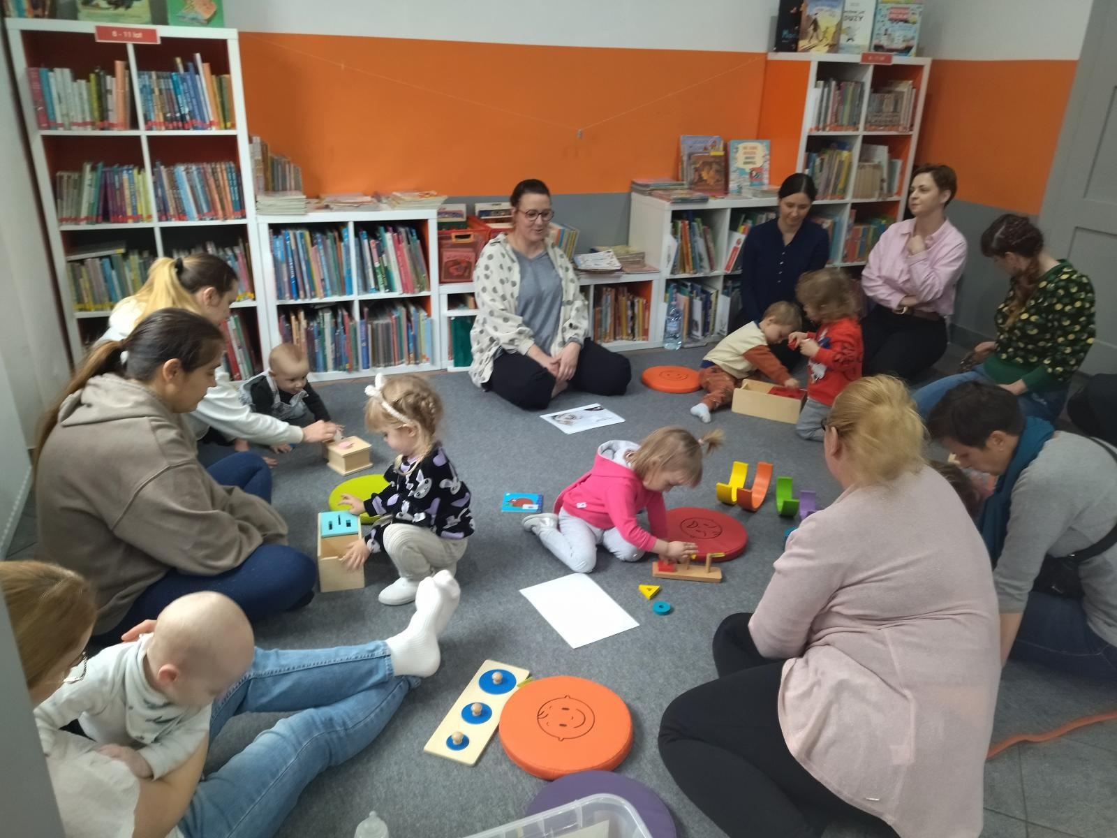 Zdjęcie w galerii na portalu naszraciborz.pl: Biblioteka na Ostróg - spotkania klubowe dla każdego! wiadomości z regionu