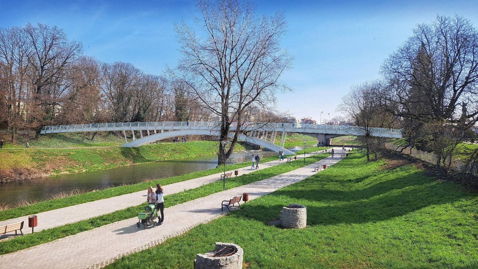 Zdjęcie w galerii na portalu naszraciborz.pl: Włodarze pokazali kolejne wizualizacje, tym razem kładki nad Odrą wiadomości z regionu