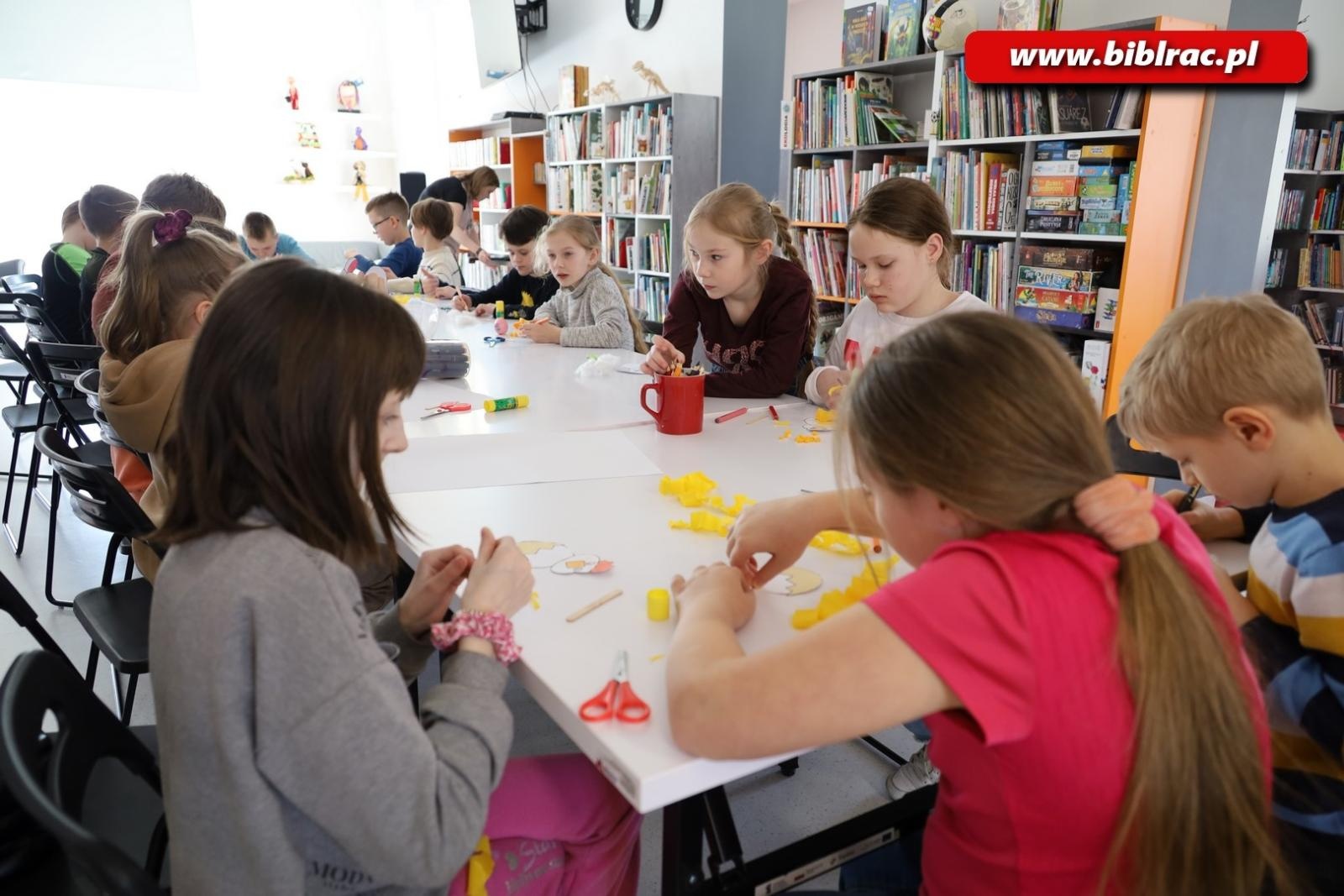 Zdjęcie w galerii na portalu naszraciborz.pl: Lekcje inne niż wszystkie w raciborskiej bibliotece wiadomości z regionu