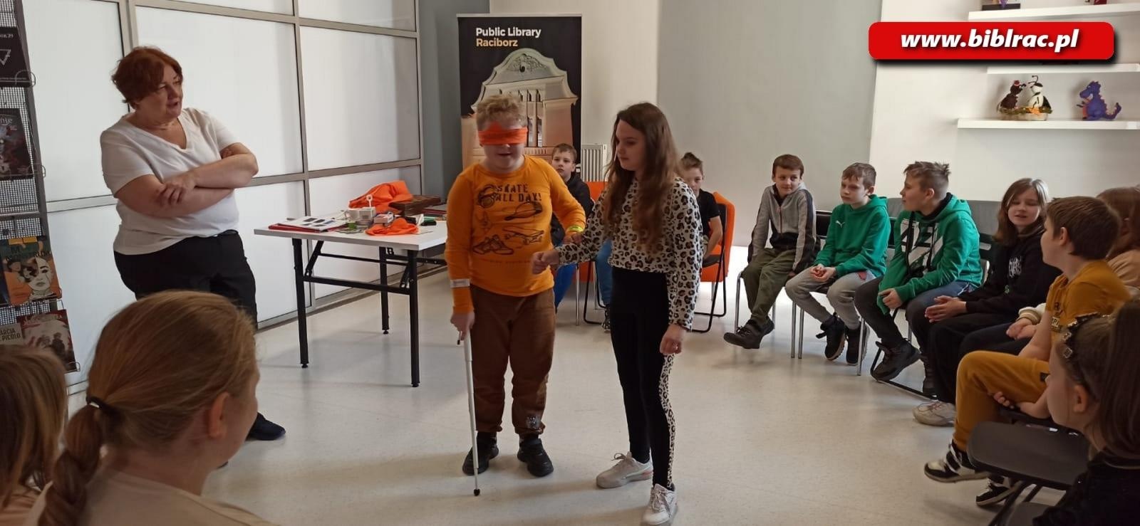 Zdjęcie w galerii na portalu naszraciborz.pl: Lekcje inne niż wszystkie w raciborskiej bibliotece wiadomości z regionu