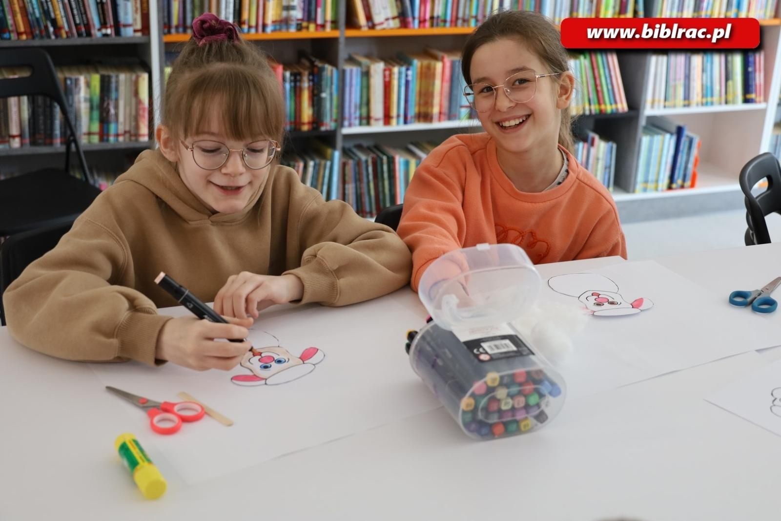 Zdjęcie w galerii na portalu naszraciborz.pl: Lekcje inne niż wszystkie w raciborskiej bibliotece wiadomości z regionu