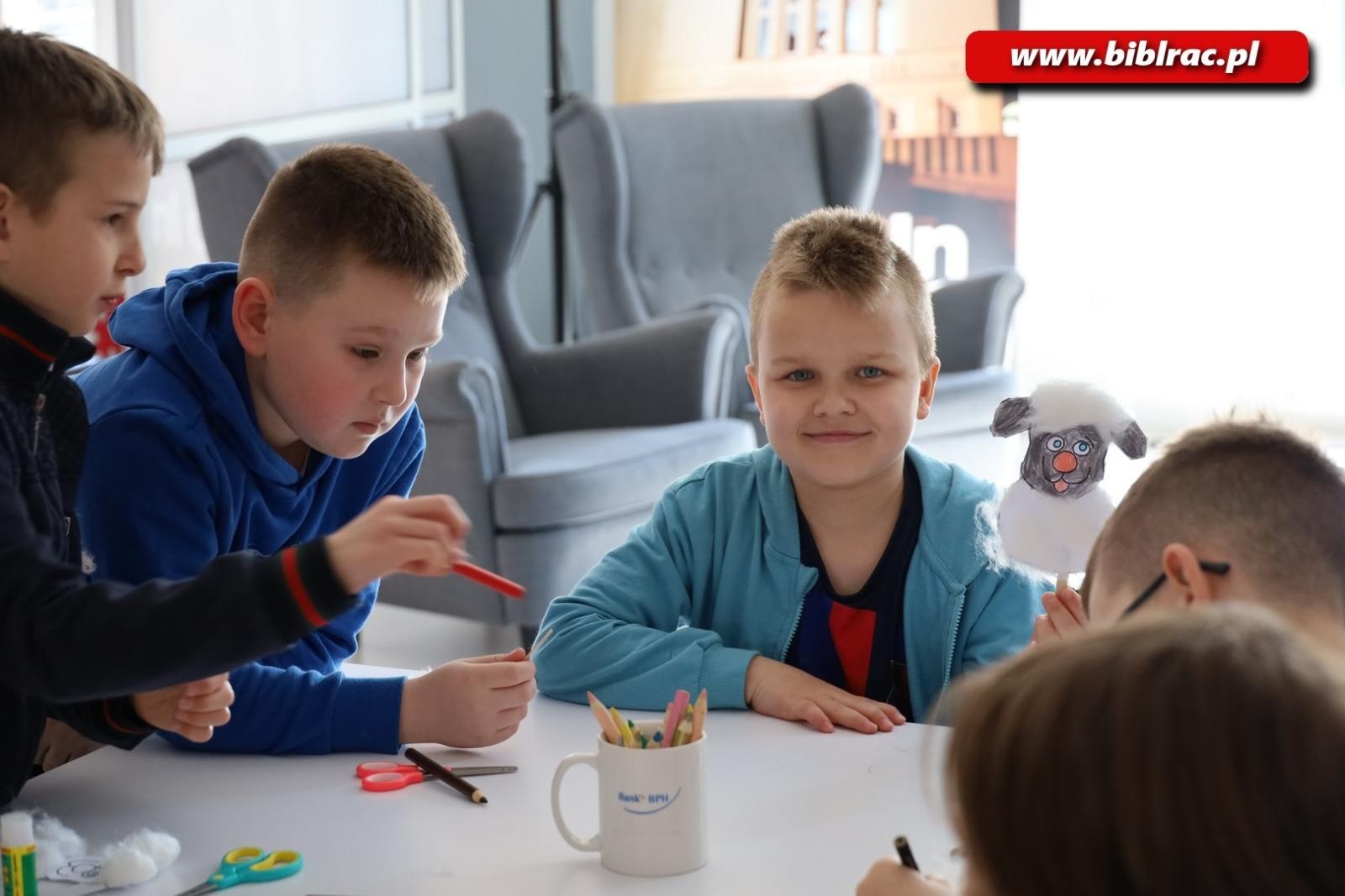 Zdjęcie w galerii na portalu naszraciborz.pl: Lekcje inne niż wszystkie w raciborskiej bibliotece wiadomości z regionu