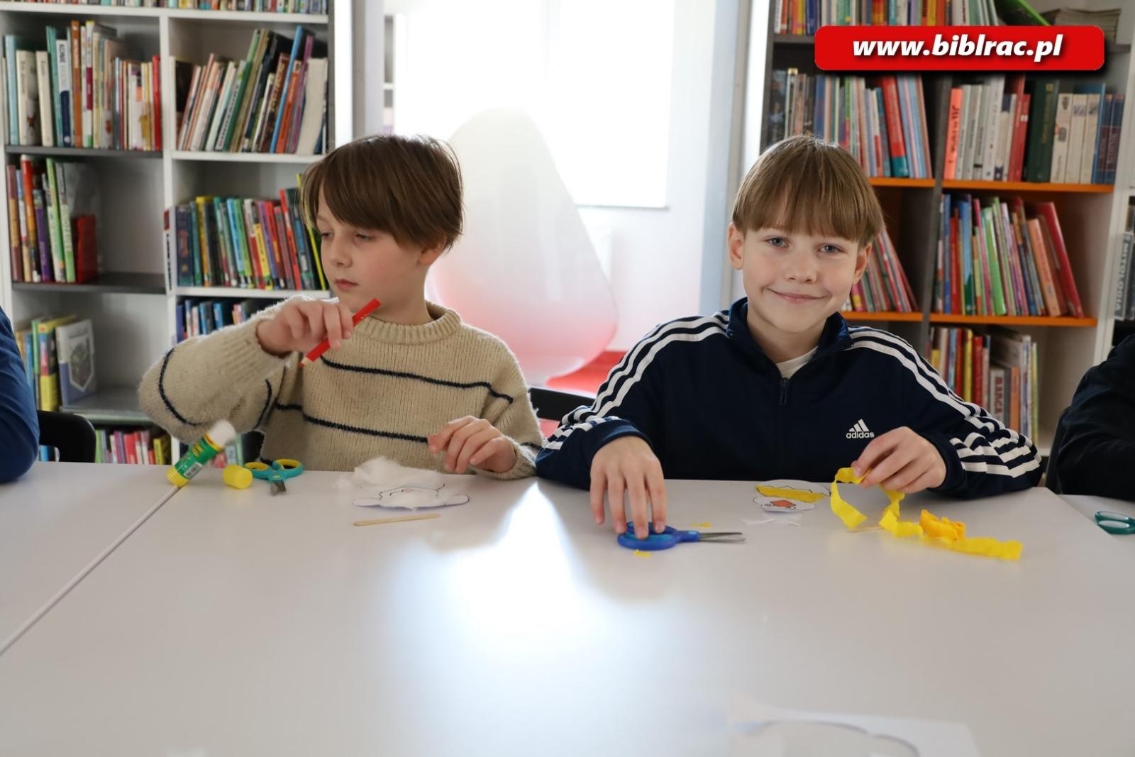 Zdjęcie w galerii na portalu naszraciborz.pl: Lekcje inne niż wszystkie w raciborskiej bibliotece wiadomości z regionu
