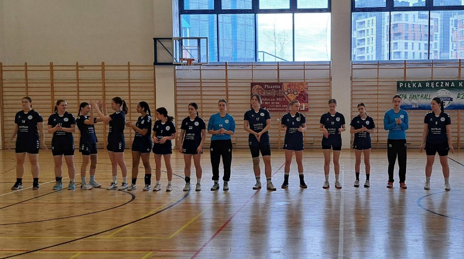 Zdjęcie w galerii na portalu naszraciborz.pl: Awans do rozgrywek szczebla centralnego pietrowickich szczypiornistek wiadomości z regionu