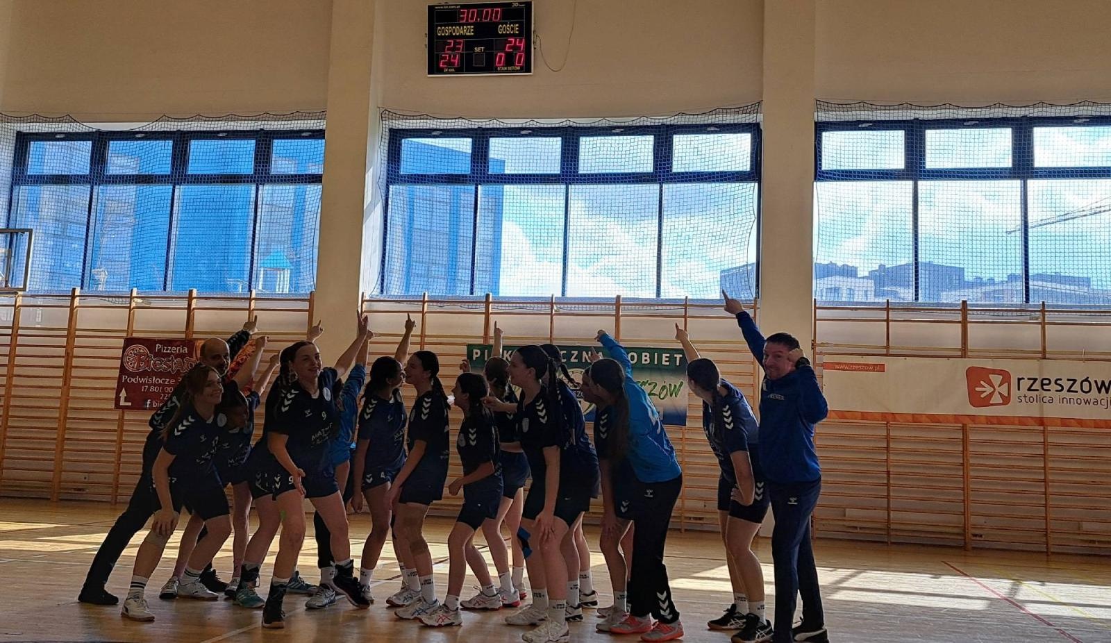 Zdjęcie w galerii na portalu naszraciborz.pl: Awans do rozgrywek szczebla centralnego pietrowickich szczypiornistek wiadomości z regionu