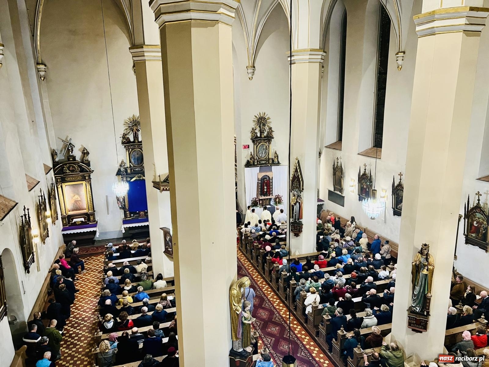 Zdjęcie w galerii na portalu naszraciborz.pl: Wielki Czwartek w raciborskich parafiach WNMP i NSPJ [FOTO i WIDEO] wiadomości z regionu