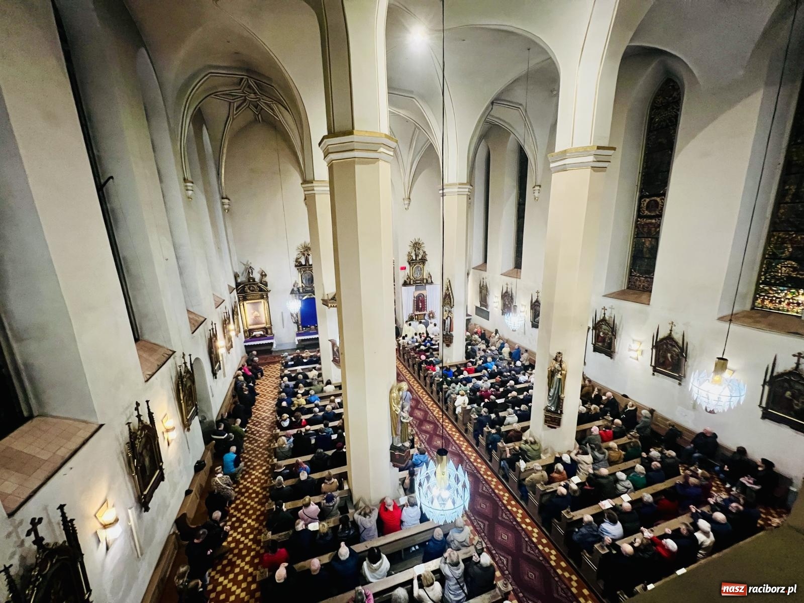 Zdjęcie w galerii na portalu naszraciborz.pl: Wielki Czwartek w raciborskich parafiach WNMP i NSPJ [FOTO i WIDEO] wiadomości z regionu