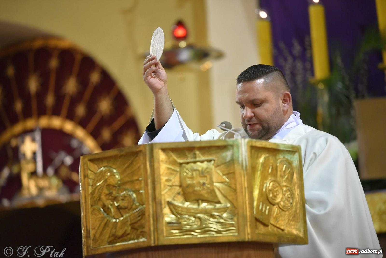 Zdjęcie w galerii na portalu naszraciborz.pl: Wielki Czwartek w raciborskich parafiach WNMP i NSPJ [FOTO i WIDEO] wiadomości z regionu
