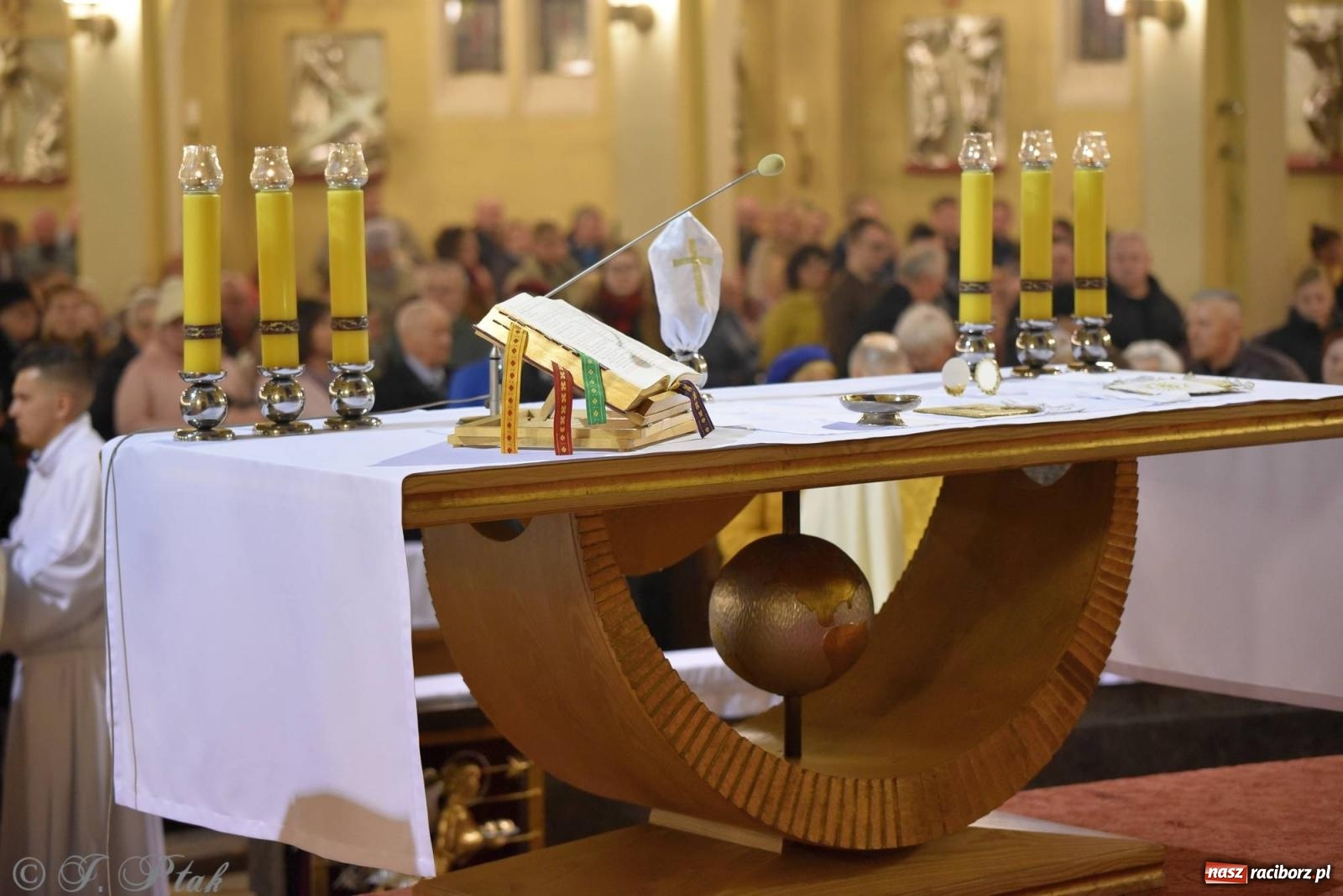 Zdjęcie w galerii na portalu naszraciborz.pl: Wielki Czwartek w raciborskich parafiach WNMP i NSPJ [FOTO i WIDEO] wiadomości z regionu