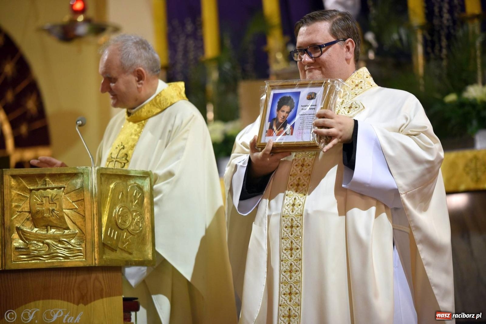 Zdjęcie w galerii na portalu naszraciborz.pl: Wielki Czwartek w raciborskich parafiach WNMP i NSPJ [FOTO i WIDEO] wiadomości z regionu