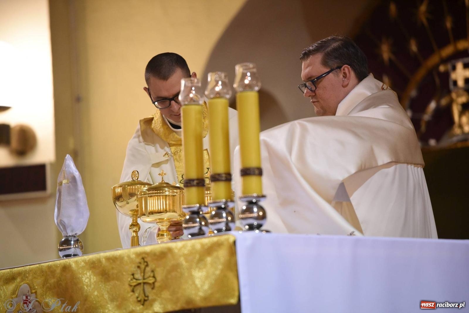 Zdjęcie w galerii na portalu naszraciborz.pl: Wielki Czwartek w raciborskich parafiach WNMP i NSPJ [FOTO i WIDEO] wiadomości z regionu