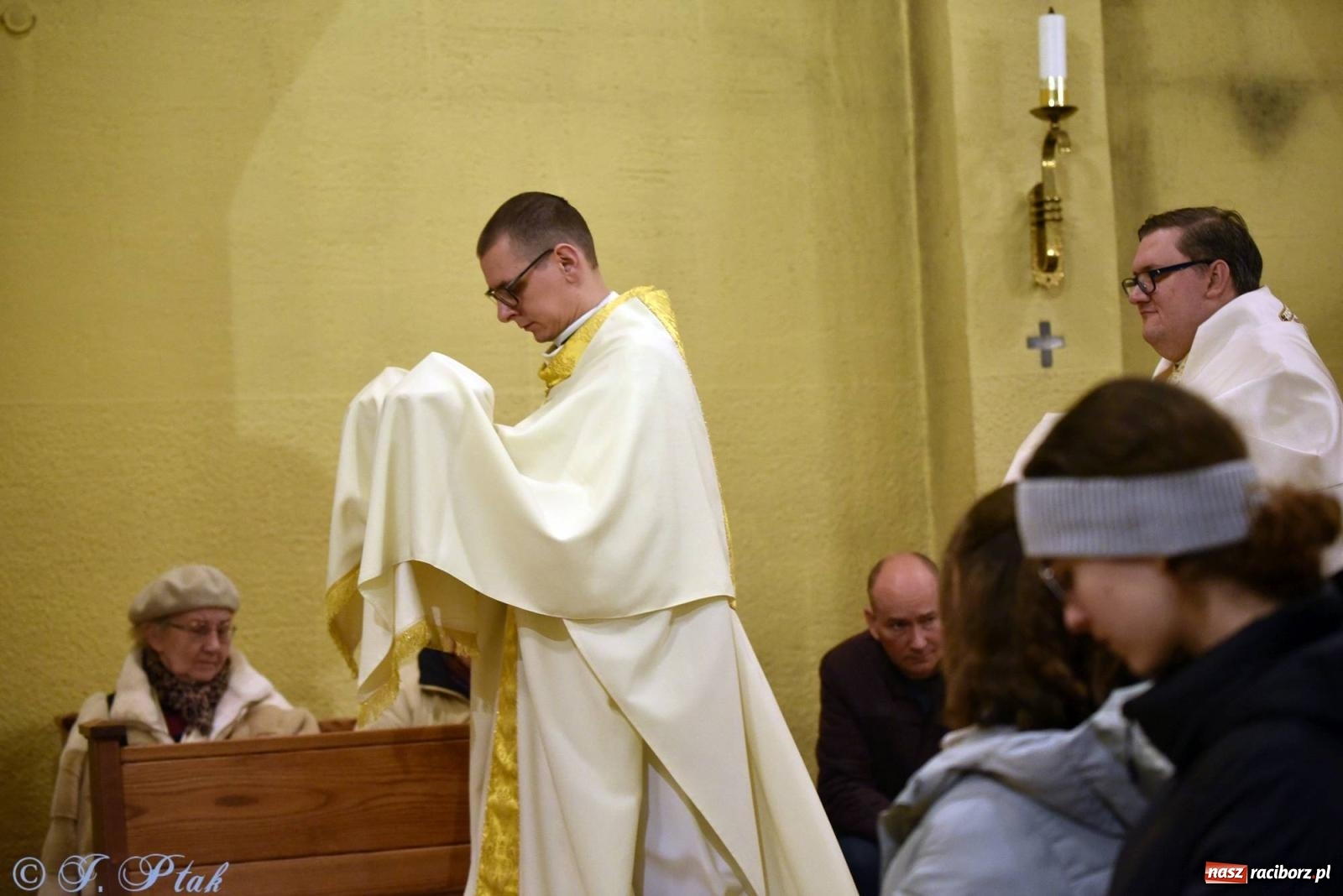 Zdjęcie w galerii na portalu naszraciborz.pl: Wielki Czwartek w raciborskich parafiach WNMP i NSPJ [FOTO i WIDEO] wiadomości z regionu