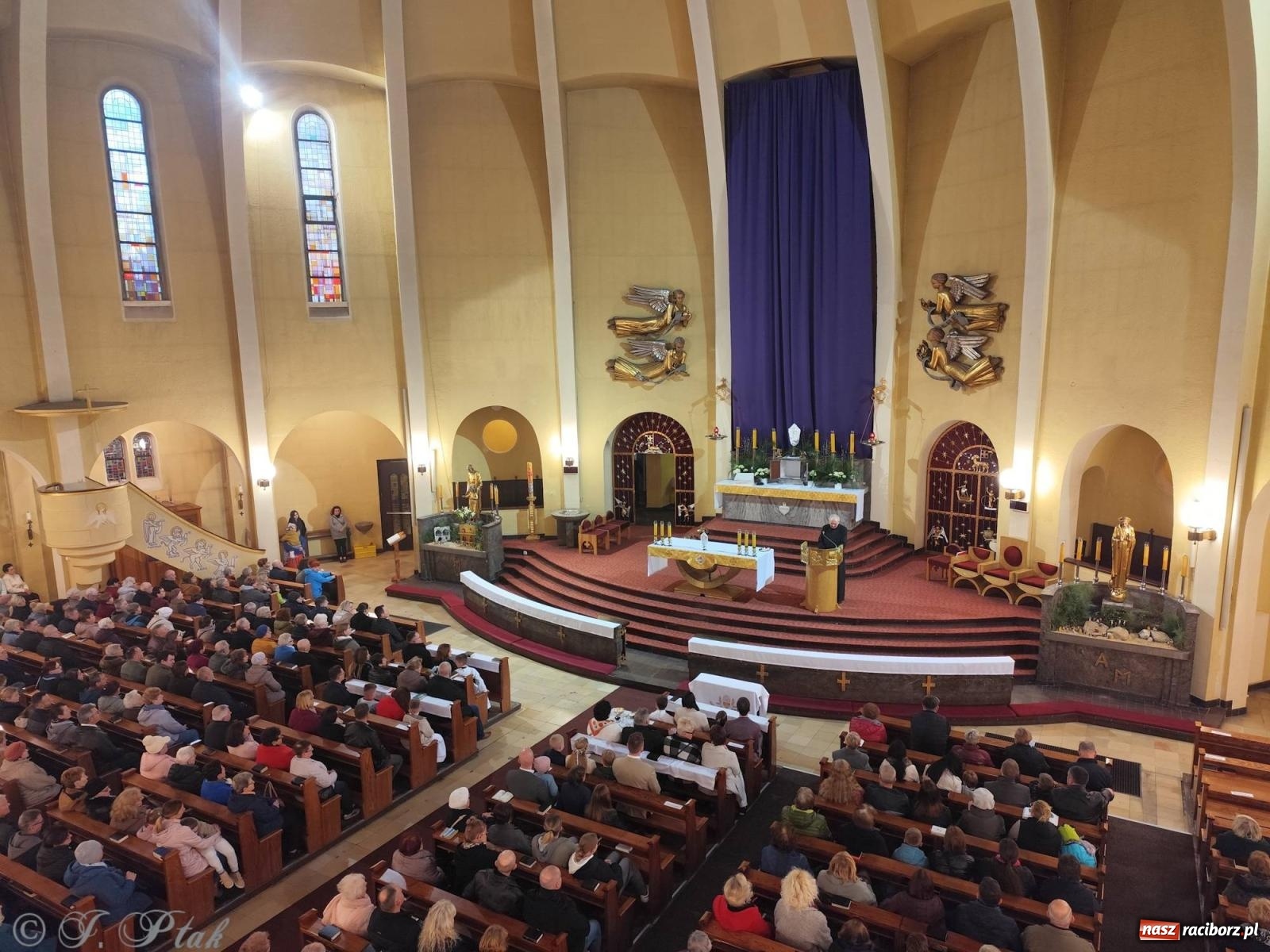 Zdjęcie w galerii na portalu naszraciborz.pl: Wielki Czwartek w raciborskich parafiach WNMP i NSPJ [FOTO i WIDEO] wiadomości z regionu