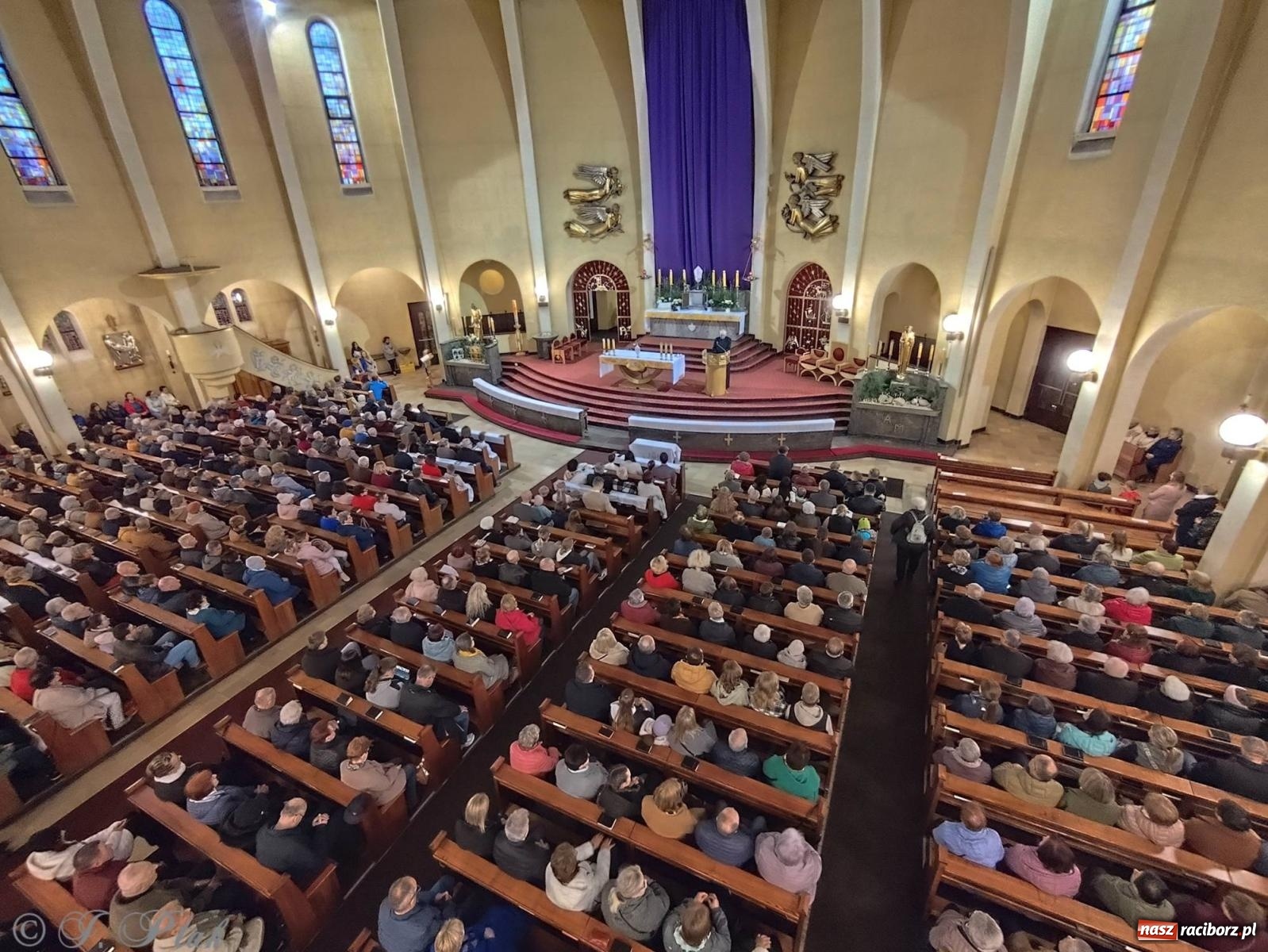 Zdjęcie w galerii na portalu naszraciborz.pl: Wielki Czwartek w raciborskich parafiach WNMP i NSPJ [FOTO i WIDEO] wiadomości z regionu