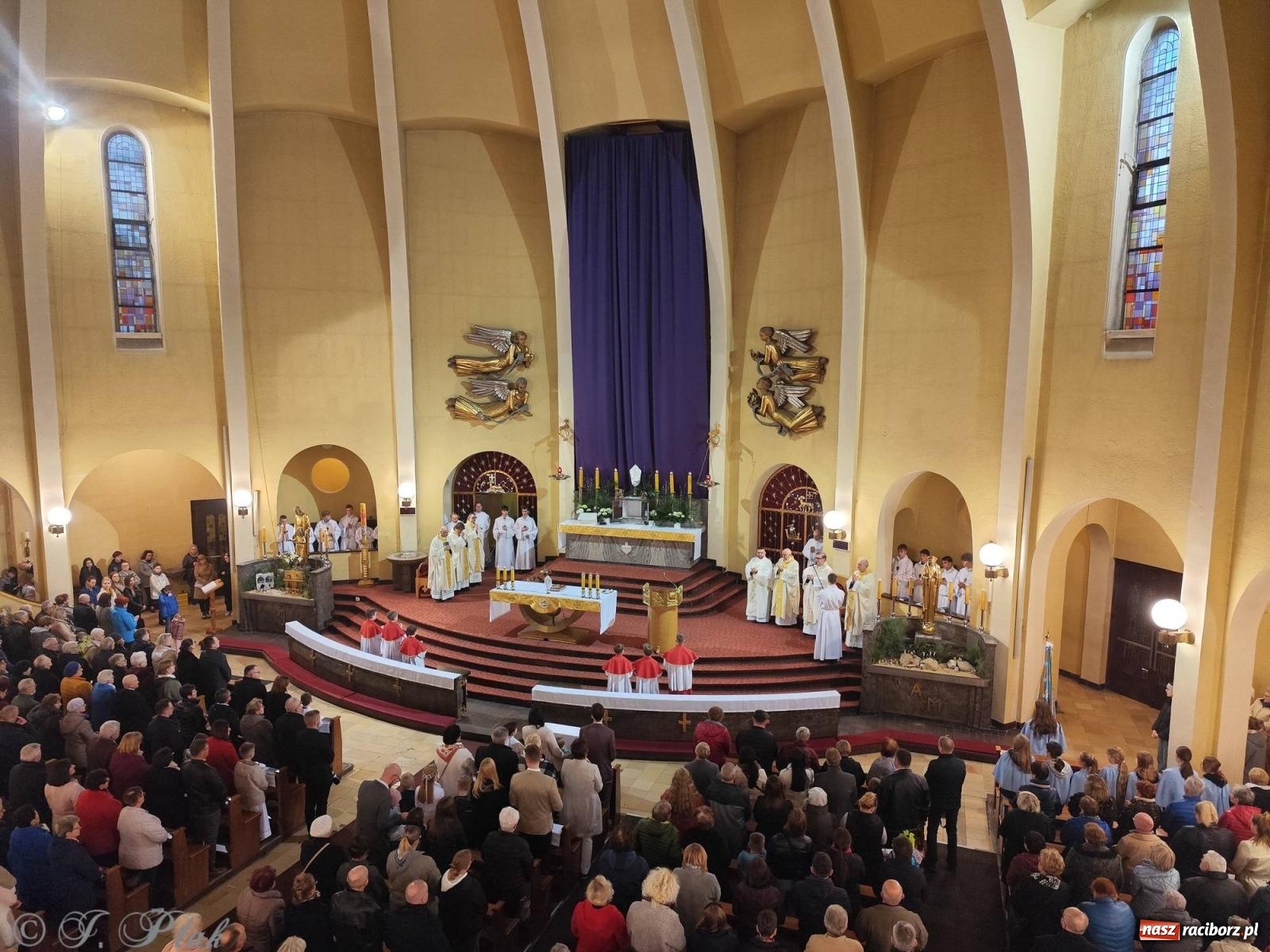 Zdjęcie w galerii na portalu naszraciborz.pl: Wielki Czwartek w raciborskich parafiach WNMP i NSPJ [FOTO i WIDEO] wiadomości z regionu