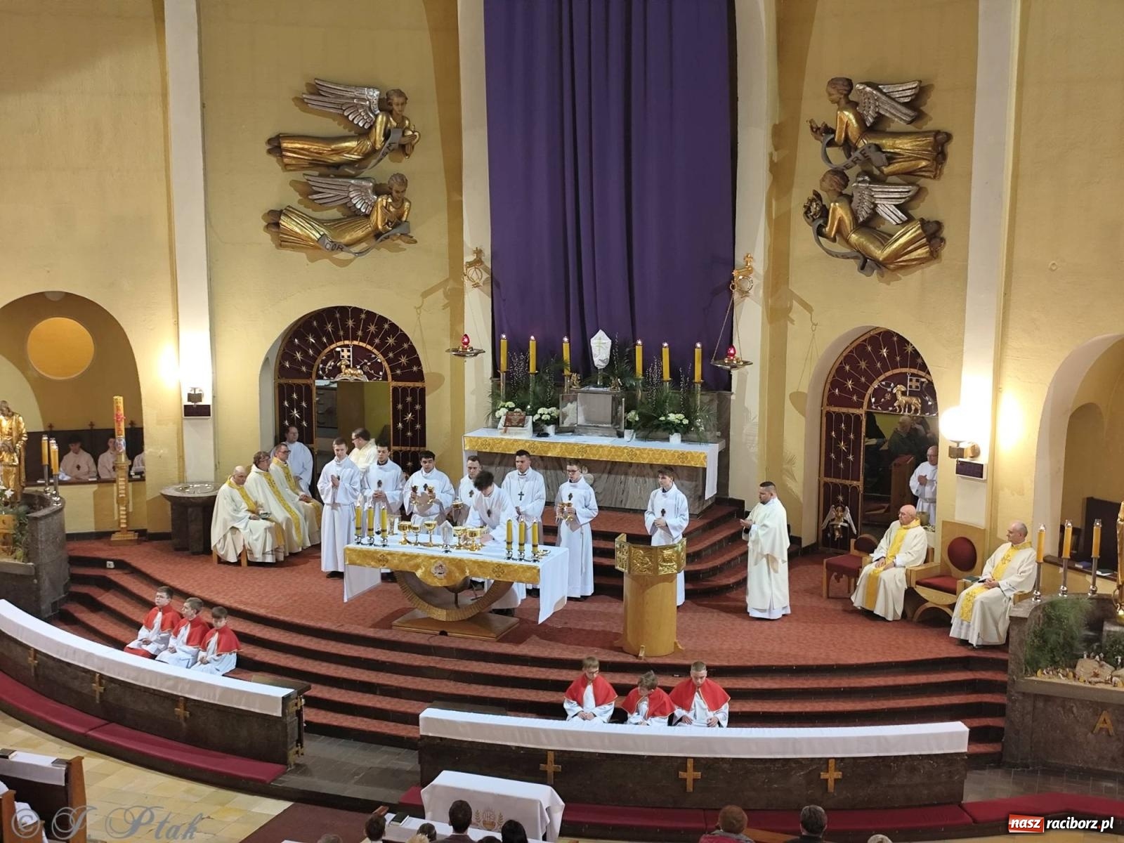Zdjęcie w galerii na portalu naszraciborz.pl: Wielki Czwartek w raciborskich parafiach WNMP i NSPJ [FOTO i WIDEO] wiadomości z regionu