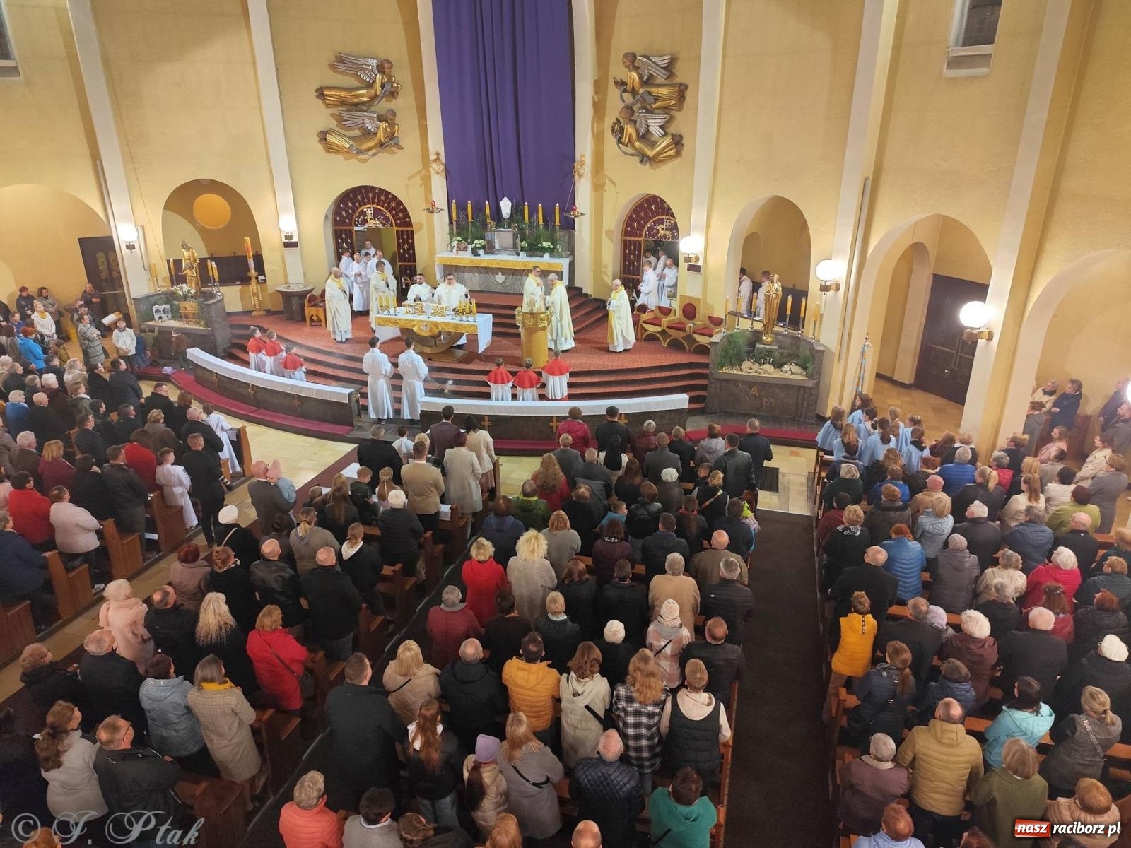 Zdjęcie w galerii na portalu naszraciborz.pl: Wielki Czwartek w raciborskich parafiach WNMP i NSPJ [FOTO i WIDEO] wiadomości z regionu