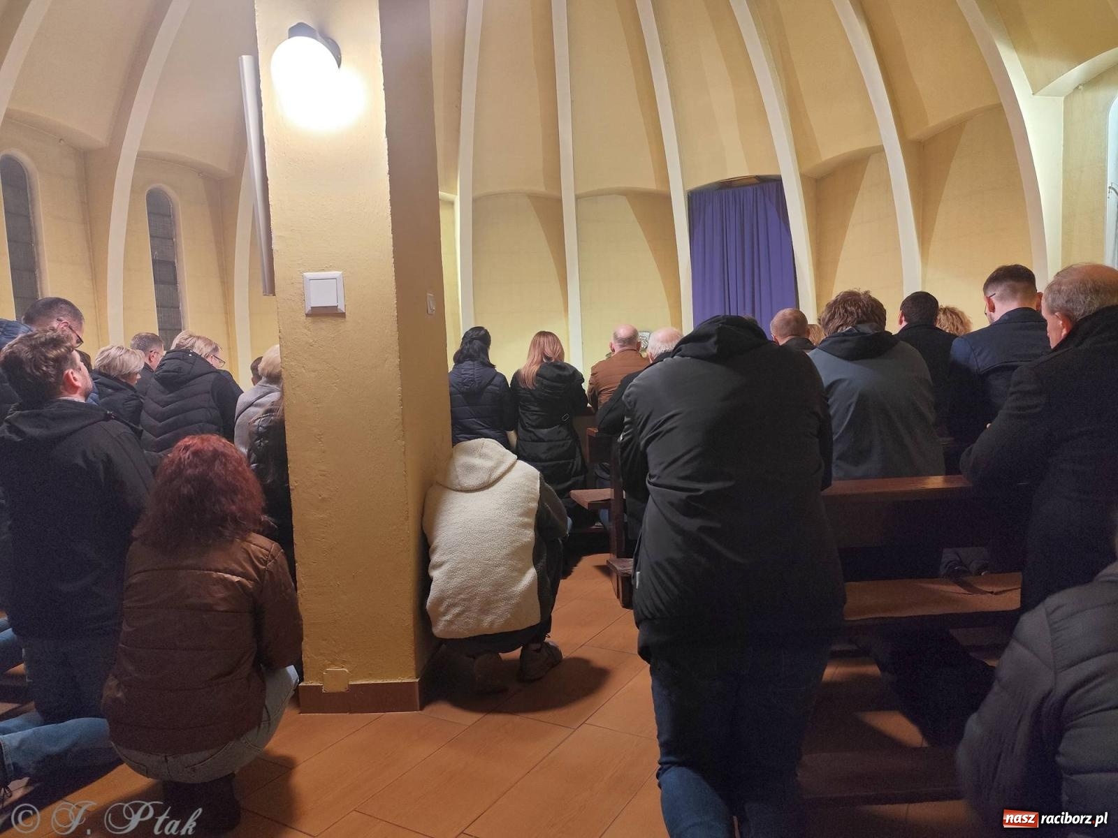 Zdjęcie w galerii na portalu naszraciborz.pl: Wielki Czwartek w raciborskich parafiach WNMP i NSPJ [FOTO i WIDEO] wiadomości z regionu