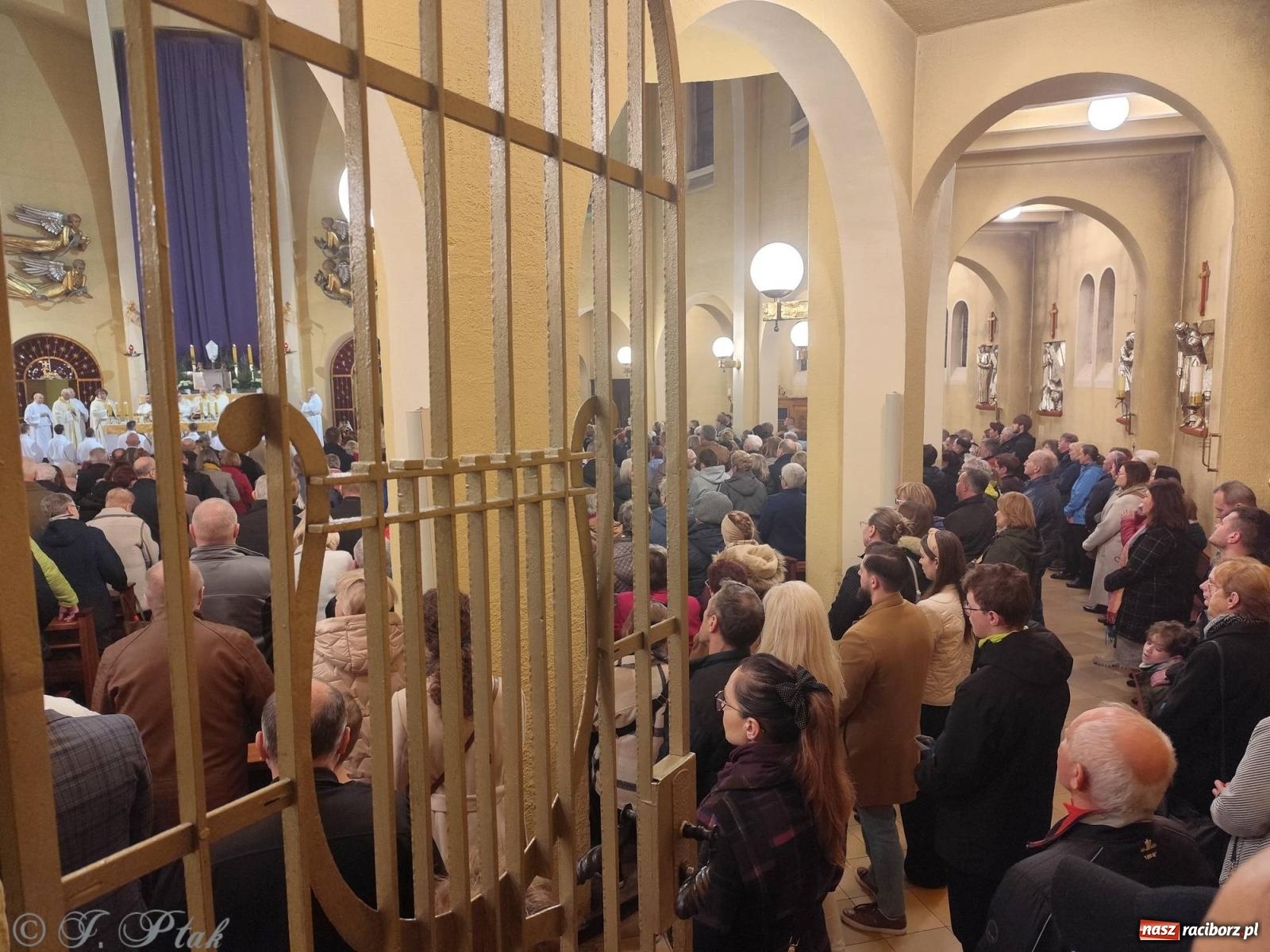 Zdjęcie w galerii na portalu naszraciborz.pl: Wielki Czwartek w raciborskich parafiach WNMP i NSPJ [FOTO i WIDEO] wiadomości z regionu