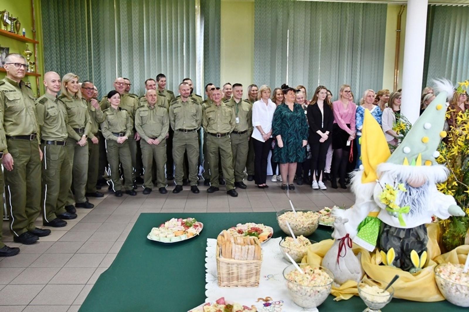 Zdjęcie w galerii na portalu naszraciborz.pl: Pierwsze spotkanie wielkanocne z nowym komendantem wiadomości z regionu