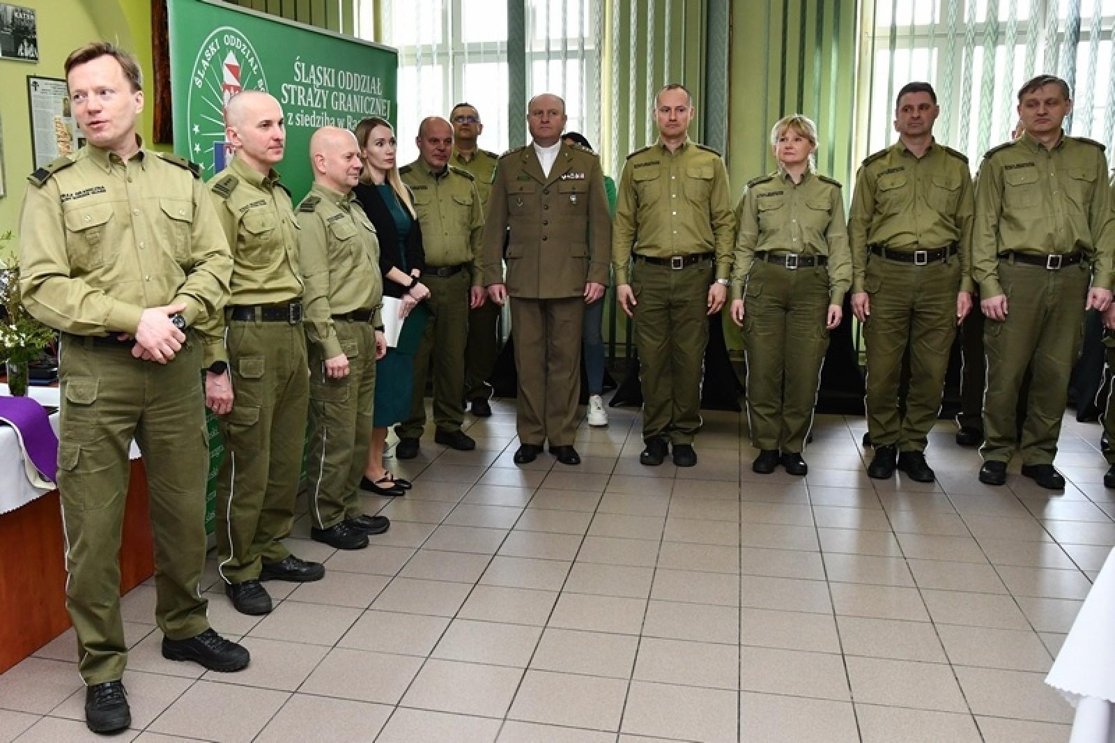 Zdjęcie w galerii na portalu naszraciborz.pl: Pierwsze spotkanie wielkanocne z nowym komendantem wiadomości z regionu