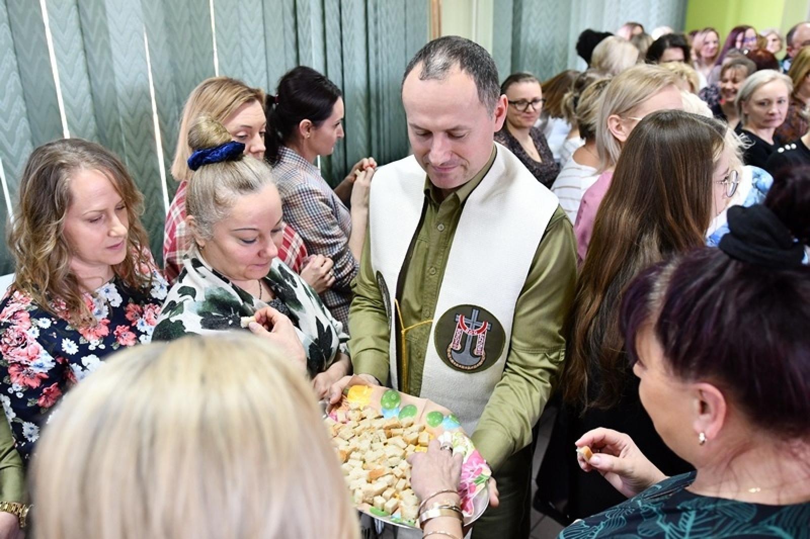 Zdjęcie w galerii na portalu naszraciborz.pl: Pierwsze spotkanie wielkanocne z nowym komendantem wiadomości z regionu