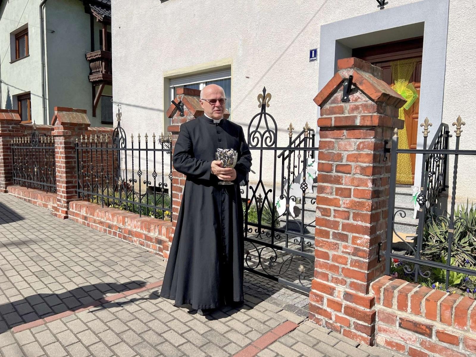 Zdjęcie w galerii na portalu naszraciborz.pl: Tradycja nie ginie. Wielkopiątkowe klekotanie w Sudole wiadomości z regionu