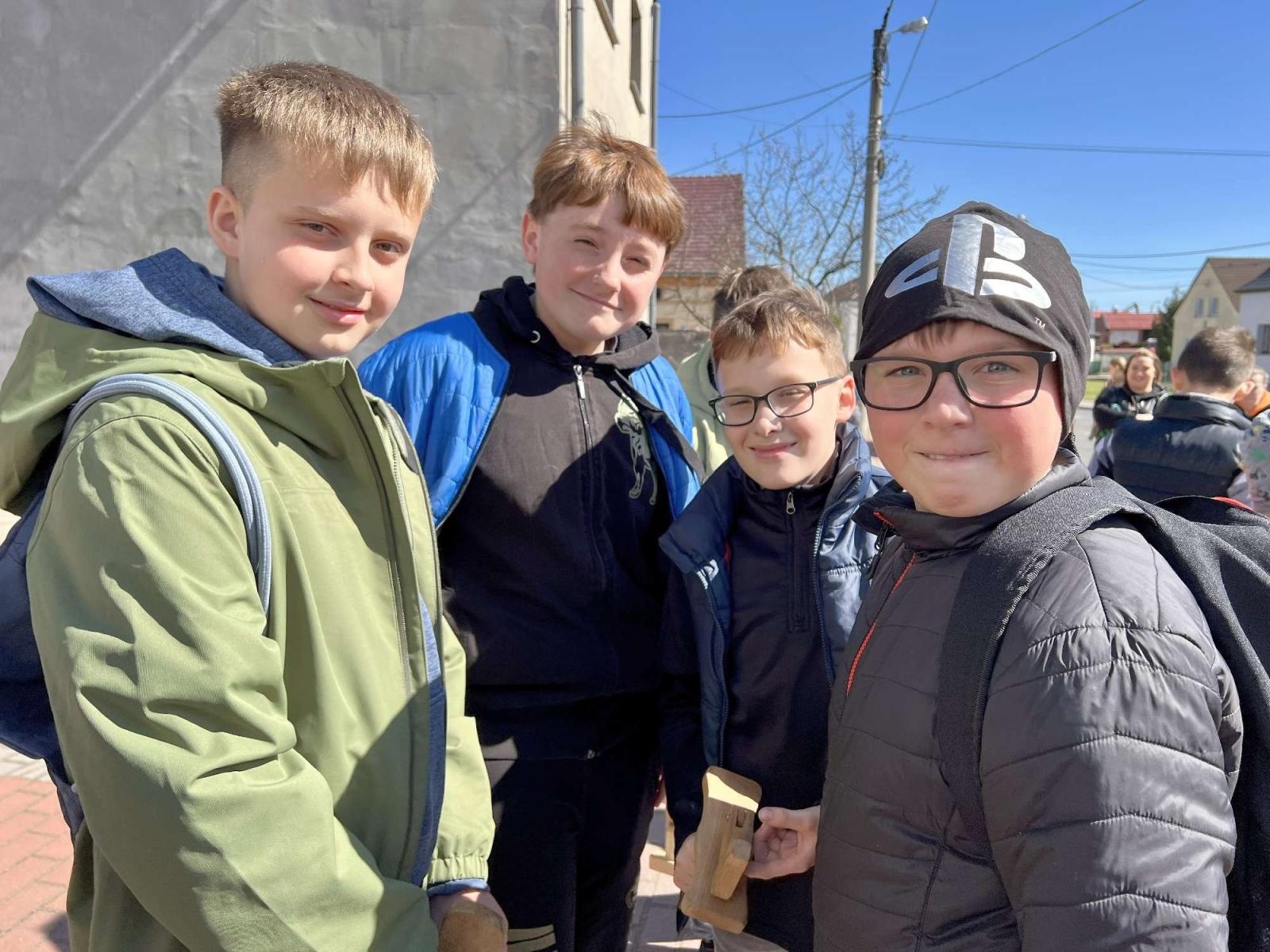 Zdjęcie w galerii na portalu naszraciborz.pl: Tradycja nie ginie. Wielkopiątkowe klekotanie w Sudole wiadomości z regionu