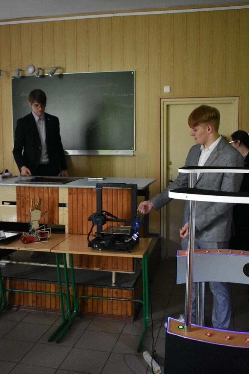 Zdjęcie w galerii na portalu naszraciborz.pl: Informatyczno-językowe zmagania w Mechaniku wiadomości z regionu