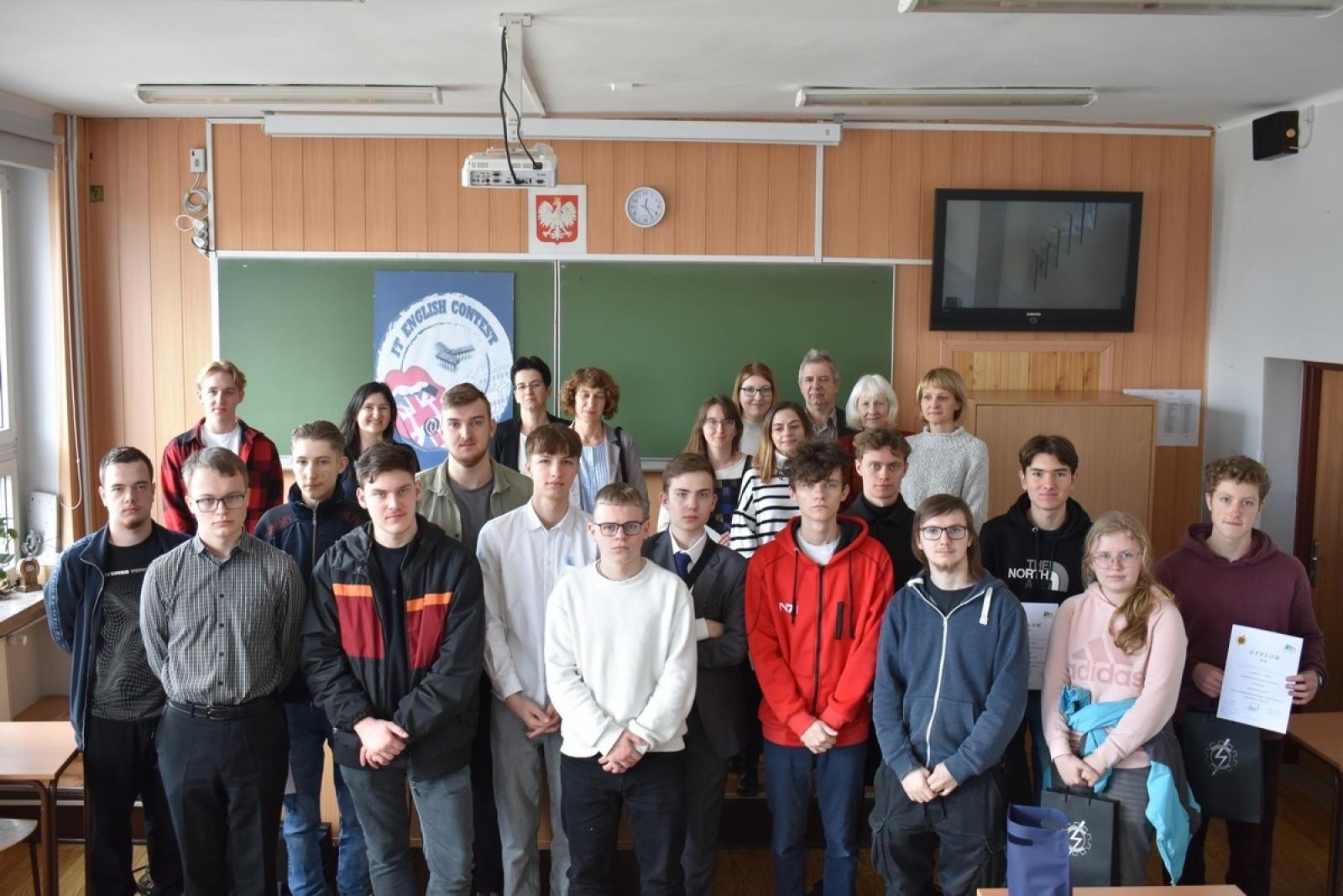 Zdjęcie w galerii na portalu naszraciborz.pl: Informatyczno-językowe zmagania w Mechaniku wiadomości z regionu