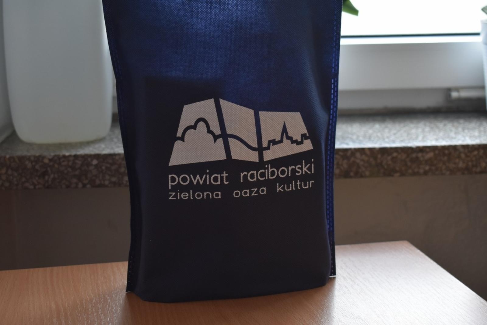 Zdjęcie w galerii na portalu naszraciborz.pl: Informatyczno-językowe zmagania w Mechaniku wiadomości z regionu