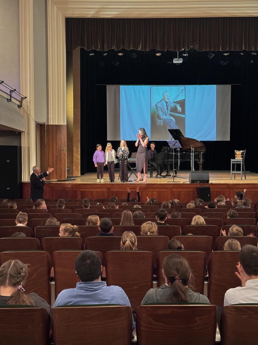 Zdjęcie w galerii na portalu naszraciborz.pl: Opera, musical i muzyka filmowa. Śpiew bohaterem marcowych koncertów umuzykalniających wiadomości z regionu