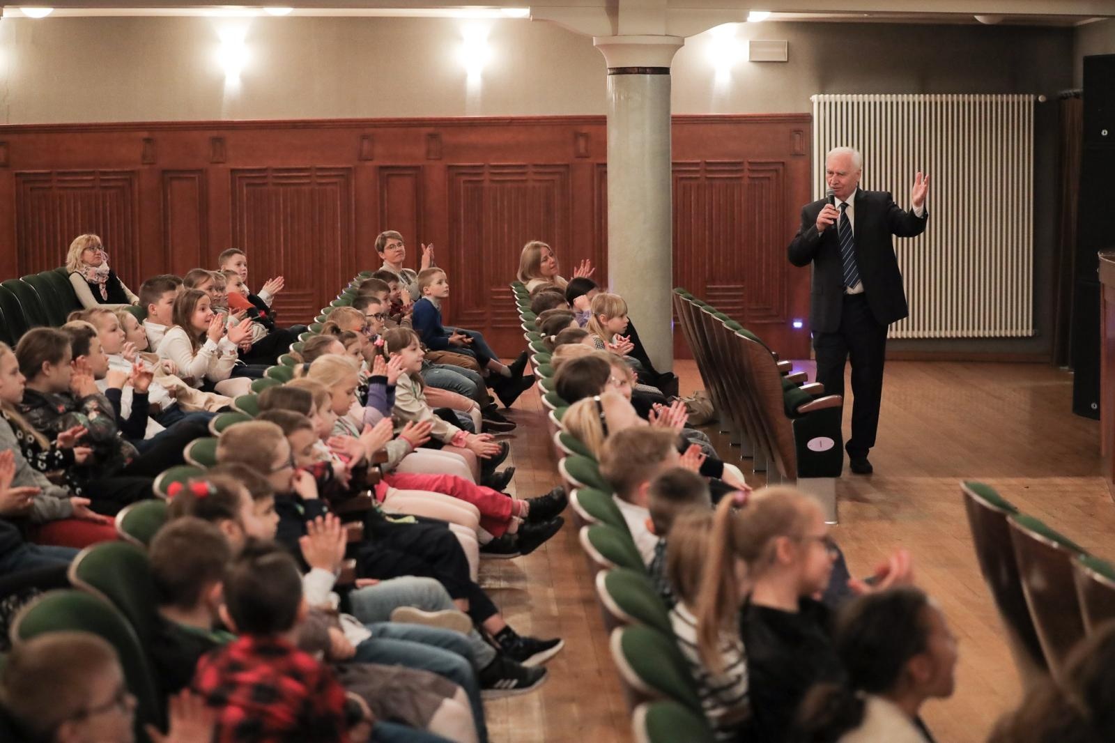 Zdjęcie w galerii na portalu naszraciborz.pl: Opera, musical i muzyka filmowa. Śpiew bohaterem marcowych koncertów umuzykalniających wiadomości z regionu