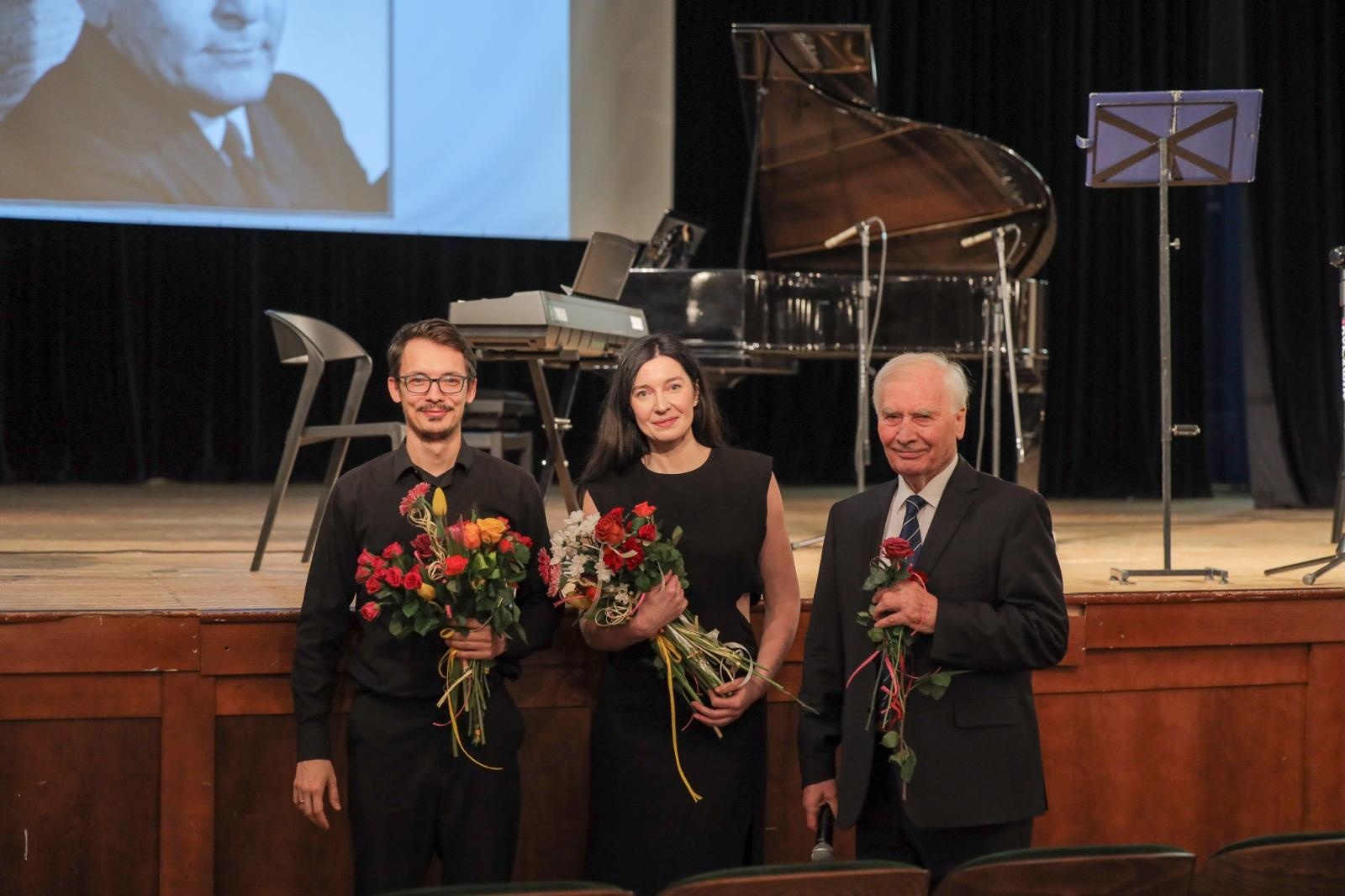 Zdjęcie w galerii na portalu naszraciborz.pl: Opera, musical i muzyka filmowa. Śpiew bohaterem marcowych koncertów umuzykalniających wiadomości z regionu