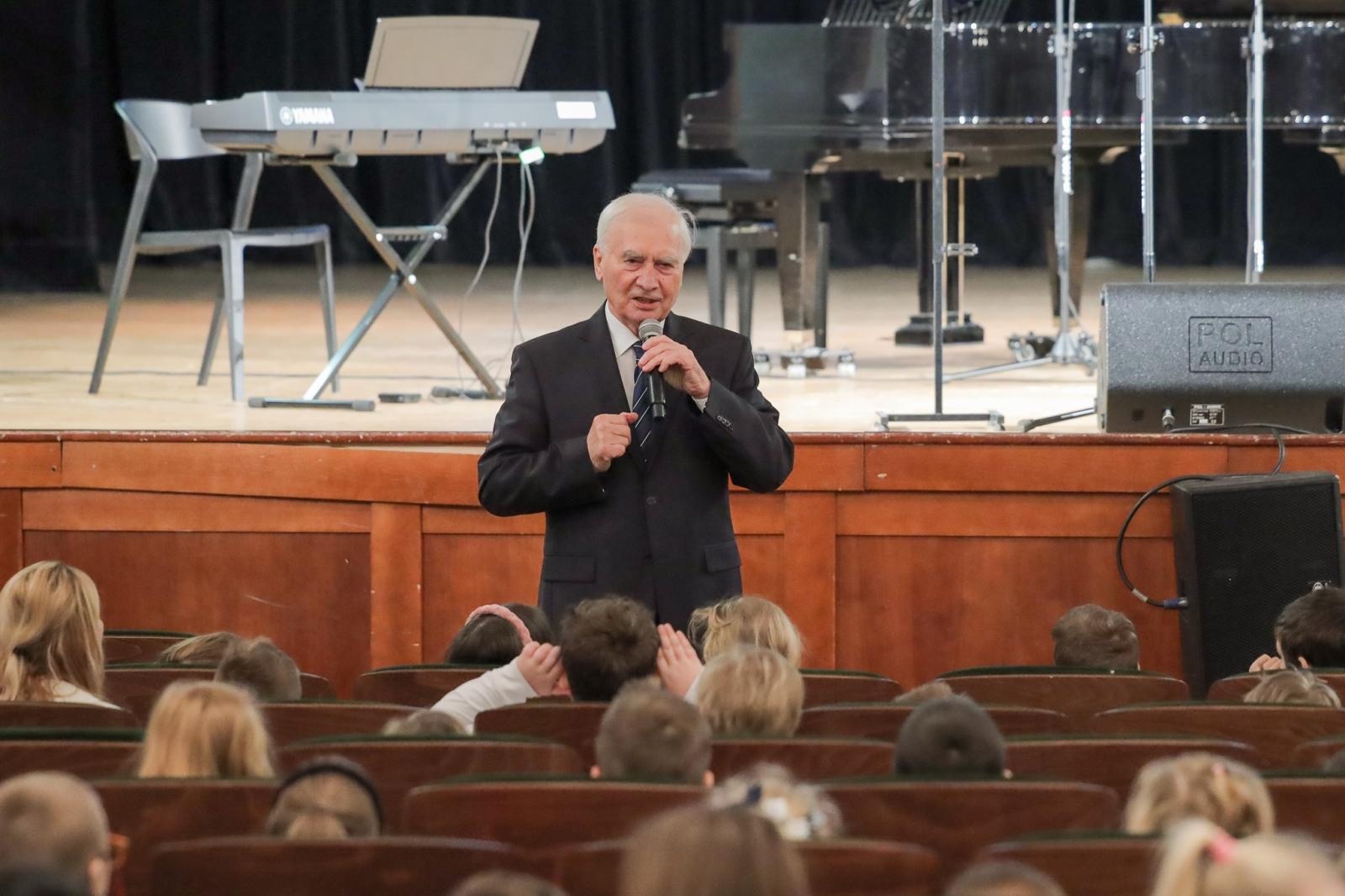 Zdjęcie w galerii na portalu naszraciborz.pl: Opera, musical i muzyka filmowa. Śpiew bohaterem marcowych koncertów umuzykalniających wiadomości z regionu