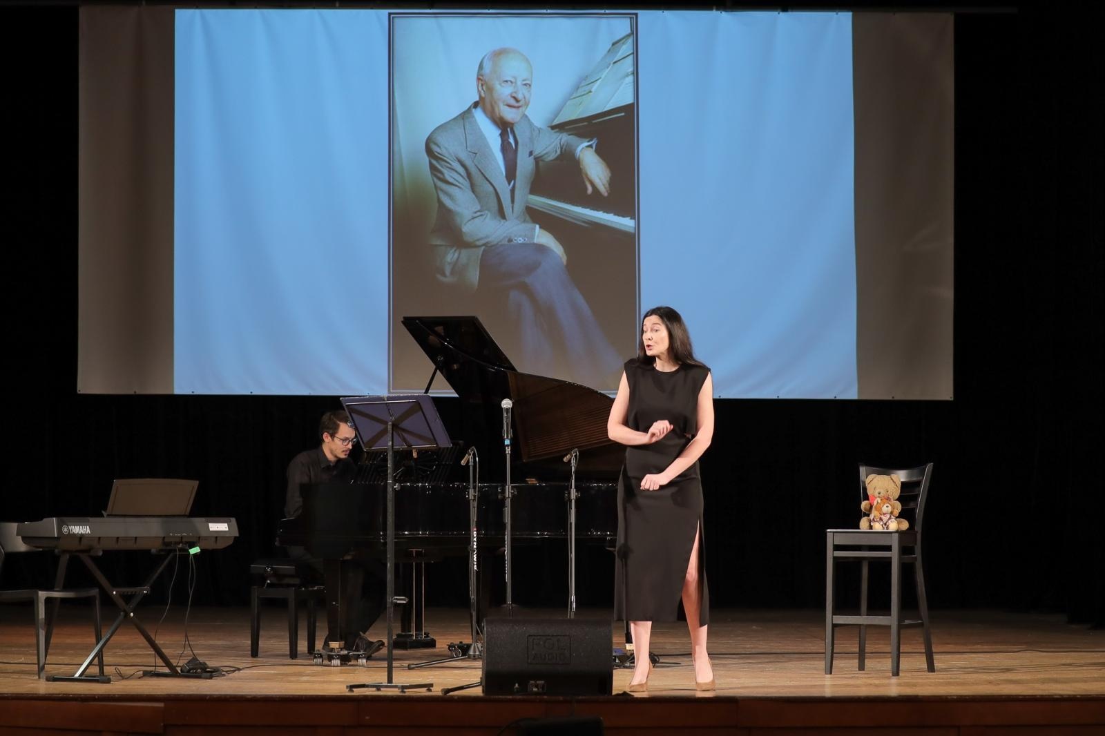 Zdjęcie w galerii na portalu naszraciborz.pl: Opera, musical i muzyka filmowa. Śpiew bohaterem marcowych koncertów umuzykalniających wiadomości z regionu