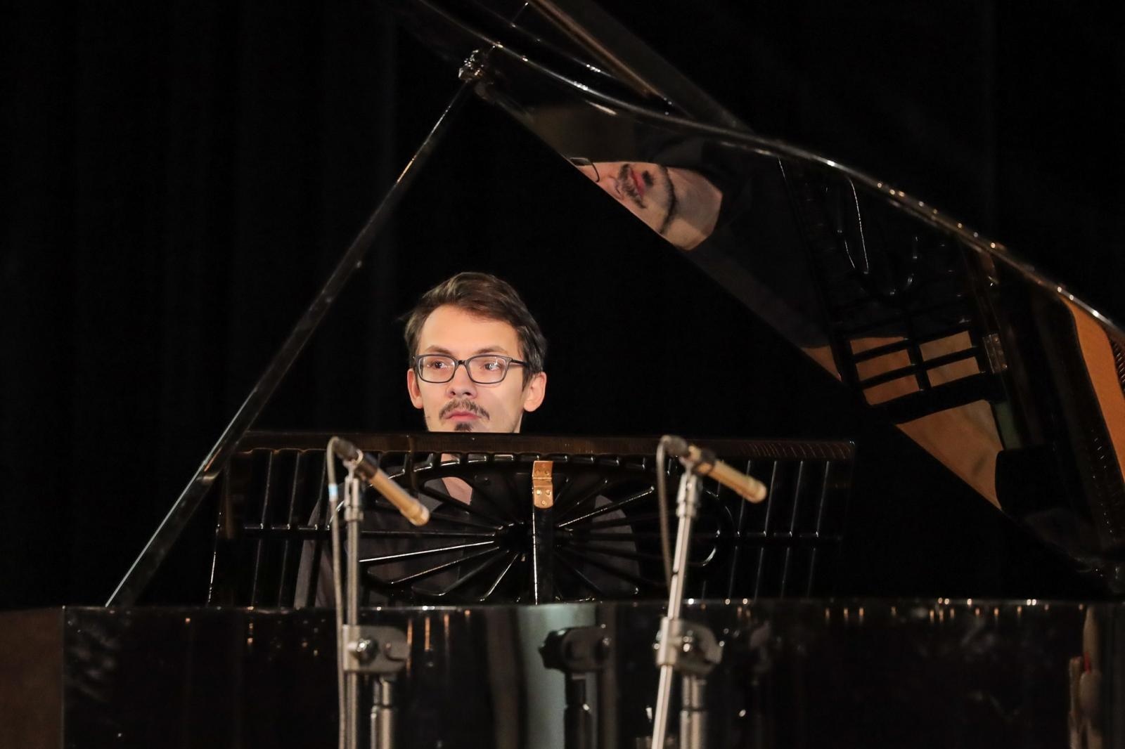 Zdjęcie w galerii na portalu naszraciborz.pl: Opera, musical i muzyka filmowa. Śpiew bohaterem marcowych koncertów umuzykalniających wiadomości z regionu