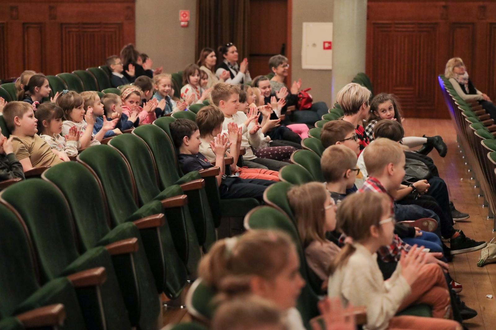 Zdjęcie w galerii na portalu naszraciborz.pl: Opera, musical i muzyka filmowa. Śpiew bohaterem marcowych koncertów umuzykalniających wiadomości z regionu