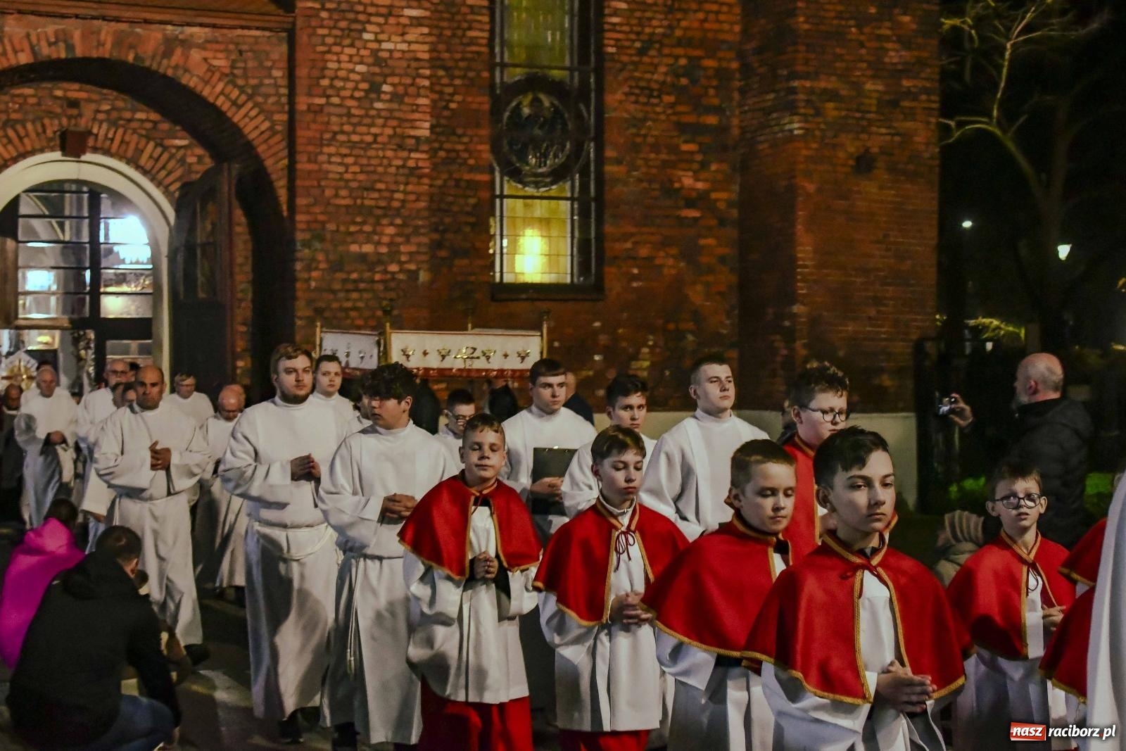 Zdjęcie w galerii na portalu naszraciborz.pl: Procesja do Bożego Grobu w kościele pw. św. Jakuba [FOTO i WIDEO] wiadomości z regionu
