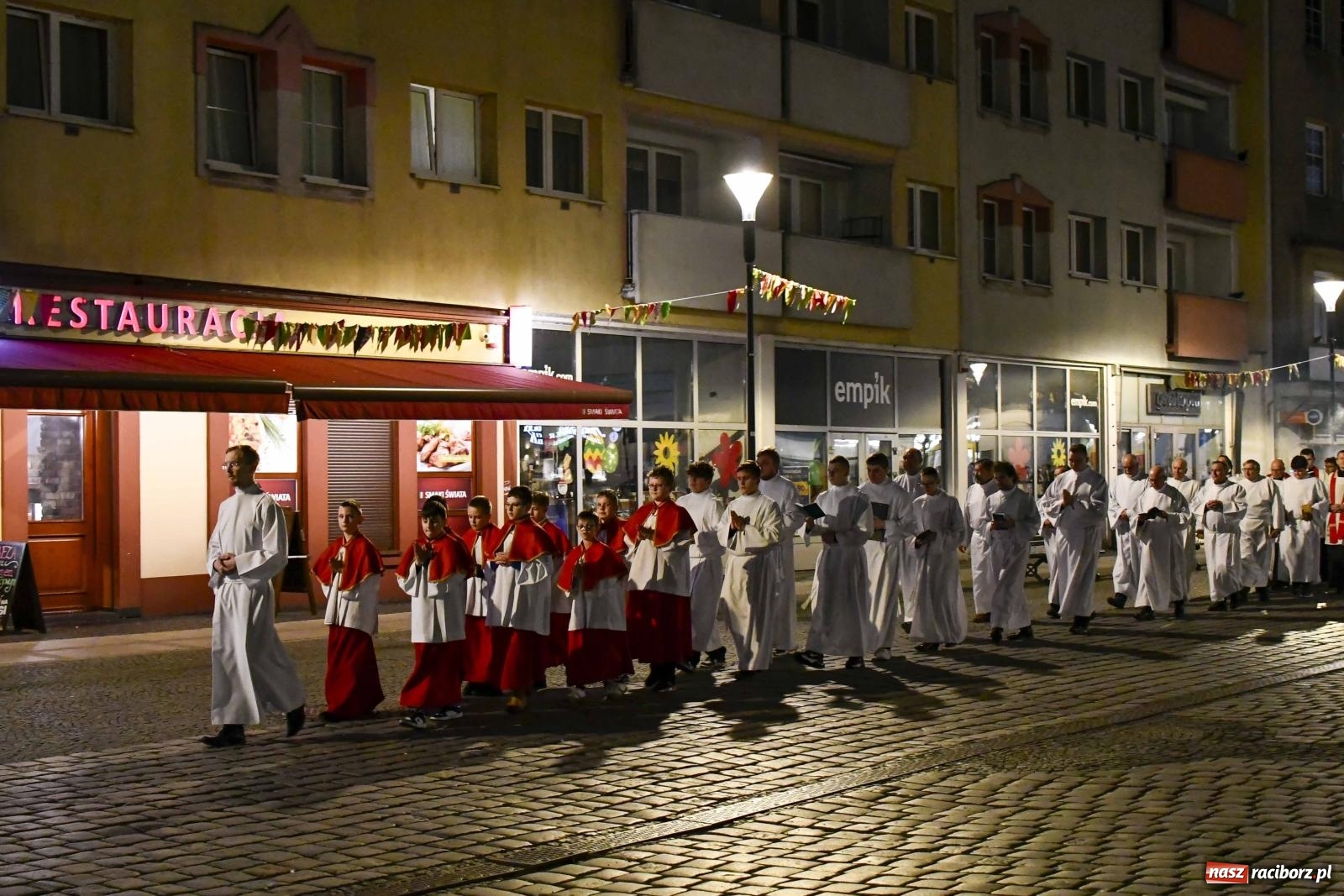 Zdjęcie w galerii na portalu naszraciborz.pl: Procesja do Bożego Grobu w kościele pw. św. Jakuba [FOTO i WIDEO] wiadomości z regionu