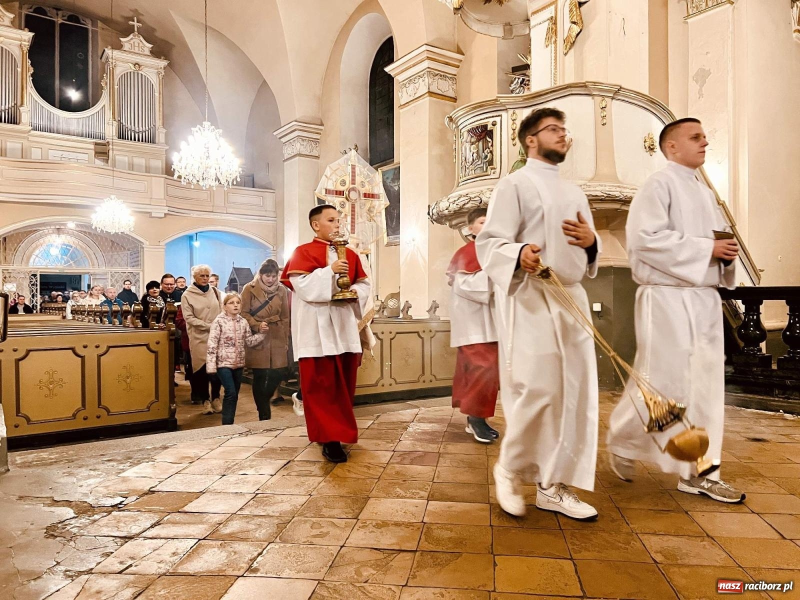 Zdjęcie w galerii na portalu naszraciborz.pl: Procesja do Bożego Grobu w kościele pw. św. Jakuba [FOTO i WIDEO] wiadomości z regionu