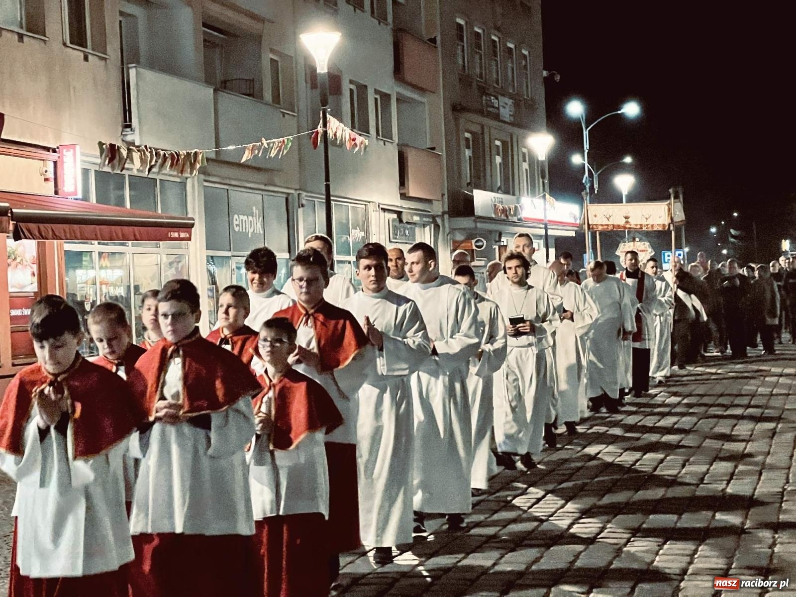 Zdjęcie w galerii na portalu naszraciborz.pl: Procesja do Bożego Grobu w kościele pw. św. Jakuba [FOTO i WIDEO] wiadomości z regionu
