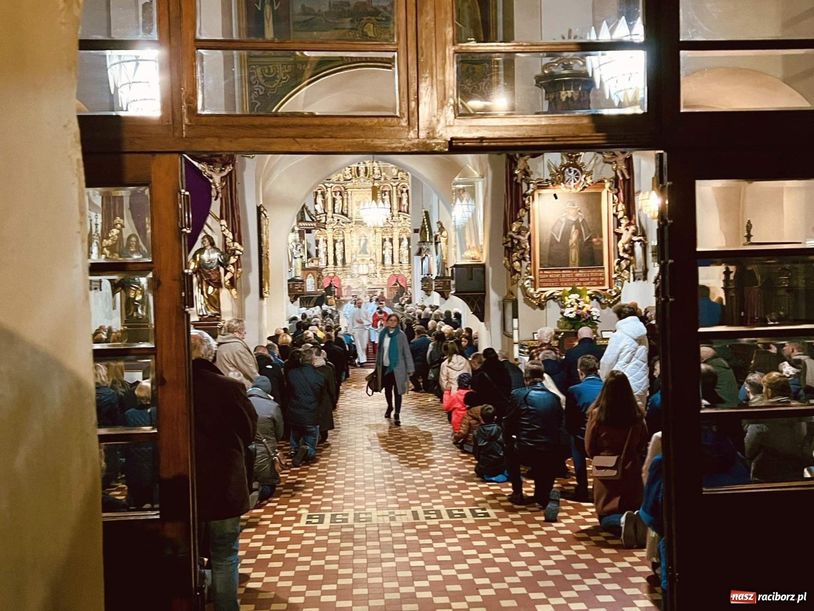 Zdjęcie w galerii na portalu naszraciborz.pl: Procesja do Bożego Grobu w kościele pw. św. Jakuba [FOTO i WIDEO] wiadomości z regionu