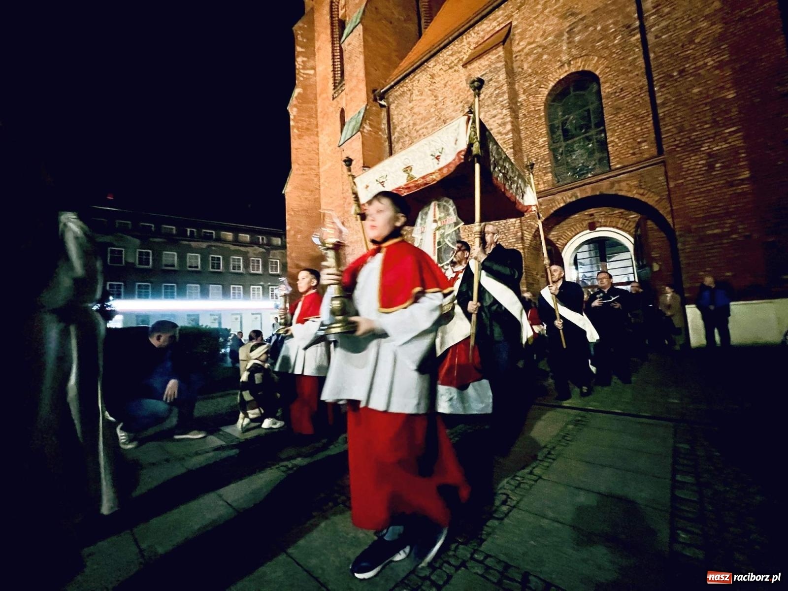 Zdjęcie w galerii na portalu naszraciborz.pl: Procesja do Bożego Grobu w kościele pw. św. Jakuba [FOTO i WIDEO] wiadomości z regionu