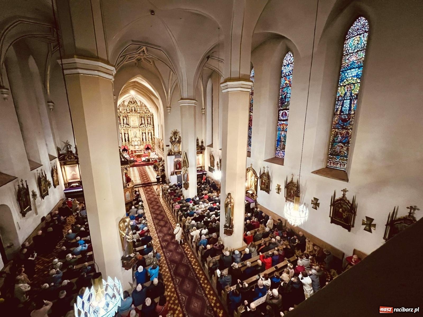 Zdjęcie w galerii na portalu naszraciborz.pl: Procesja do Bożego Grobu w kościele pw. św. Jakuba [FOTO i WIDEO] wiadomości z regionu