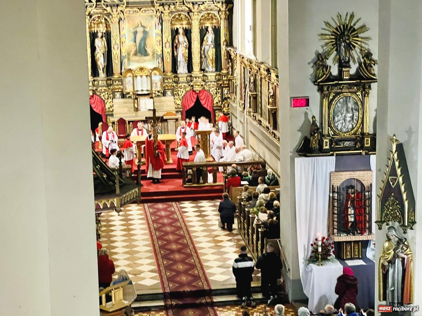 Zdjęcie w galerii na portalu naszraciborz.pl: Procesja do Bożego Grobu w kościele pw. św. Jakuba [FOTO i WIDEO] wiadomości z regionu