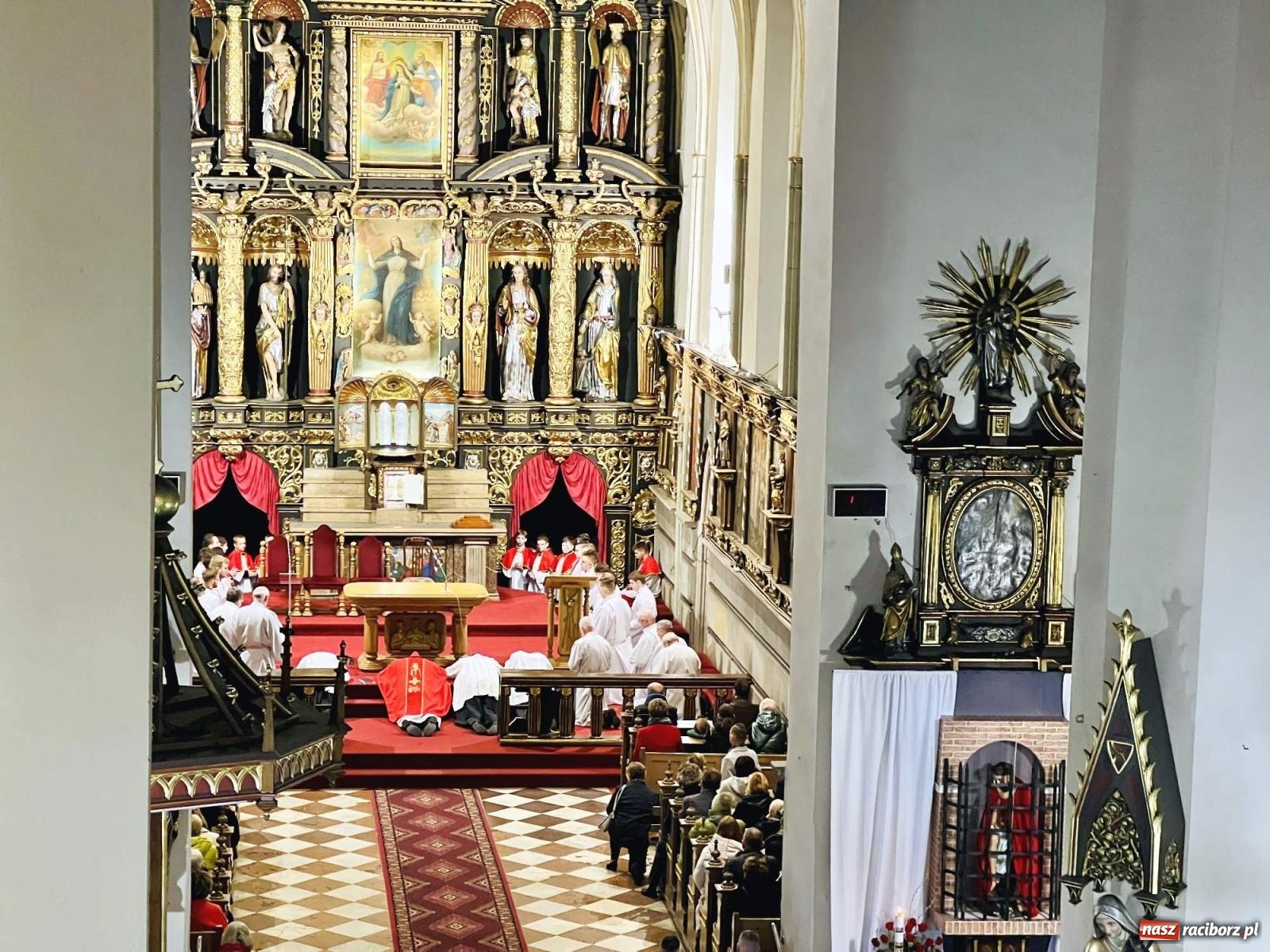 Zdjęcie w galerii na portalu naszraciborz.pl: Procesja do Bożego Grobu w kościele pw. św. Jakuba [FOTO i WIDEO] wiadomości z regionu