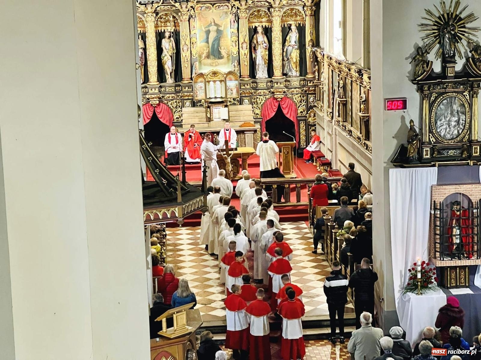 Zdjęcie w galerii na portalu naszraciborz.pl: Procesja do Bożego Grobu w kościele pw. św. Jakuba [FOTO i WIDEO] wiadomości z regionu