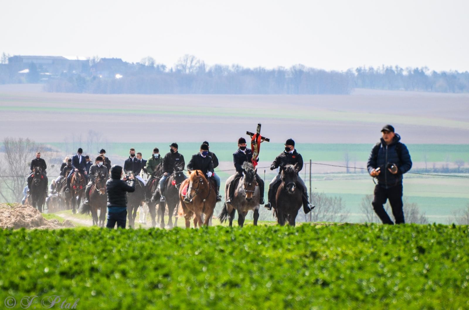 Zdjęcie w galerii na portalu naszraciborz.pl: Wielkanocne procesje konne w powiecie raciborskim wiadomości z regionu